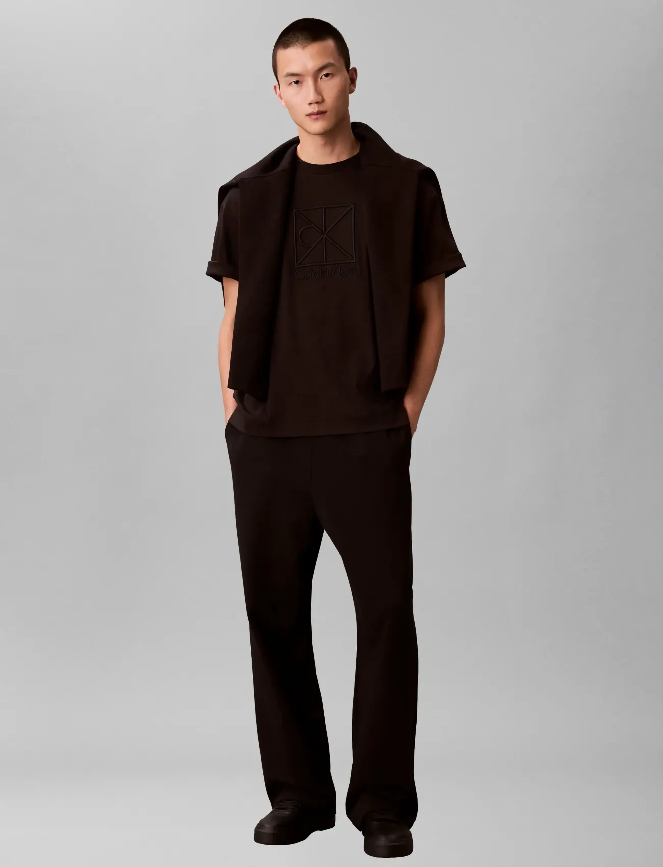 Calvin Klein - SS RLXD PREMIUM INTERLOCK EMBLEM - short-sleeved t-shirts - black - 2