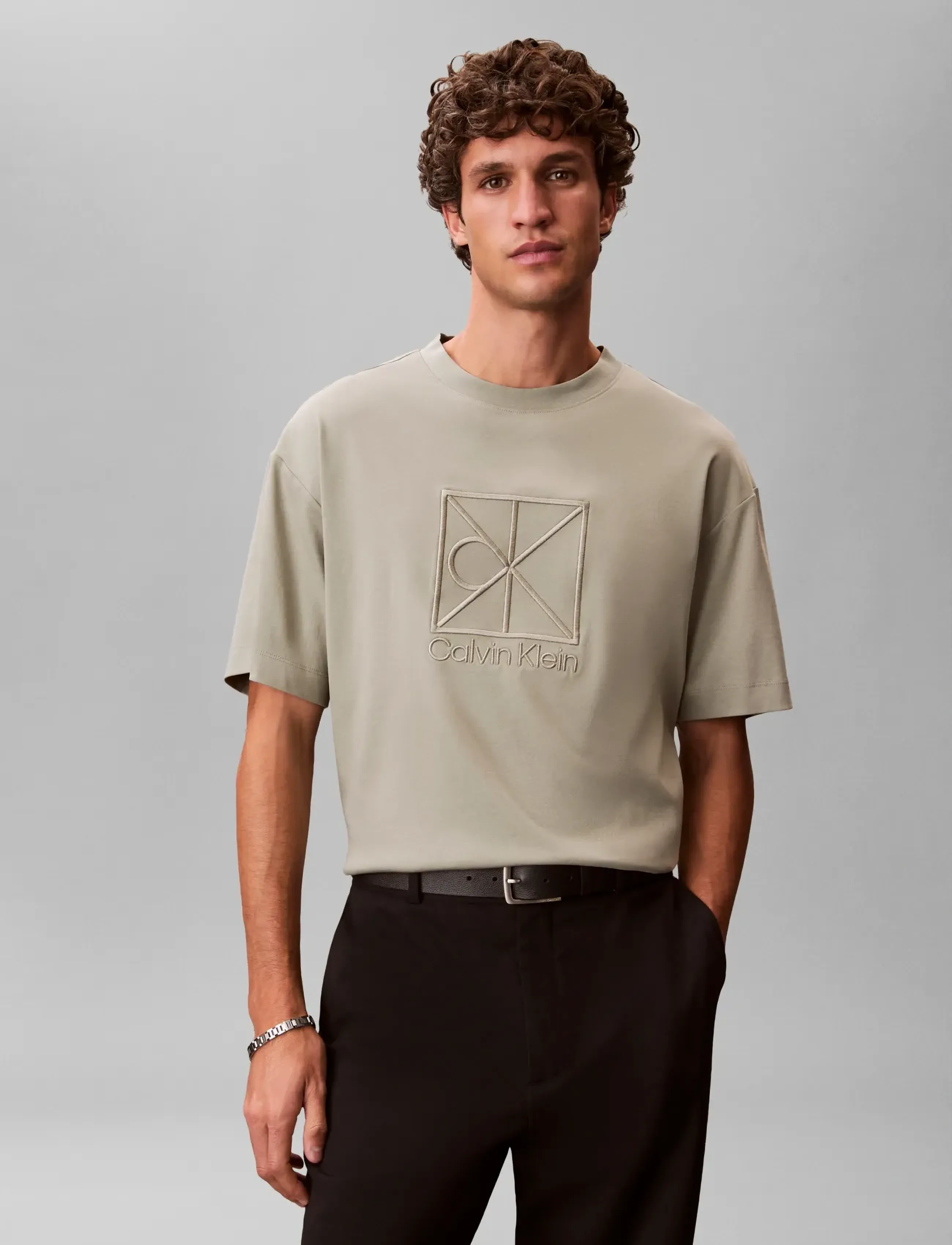 Calvin Klein - SS RLXD PREMIUM INTERLOCK EMBLEM - kortærmede t-shirts - shadow - 3