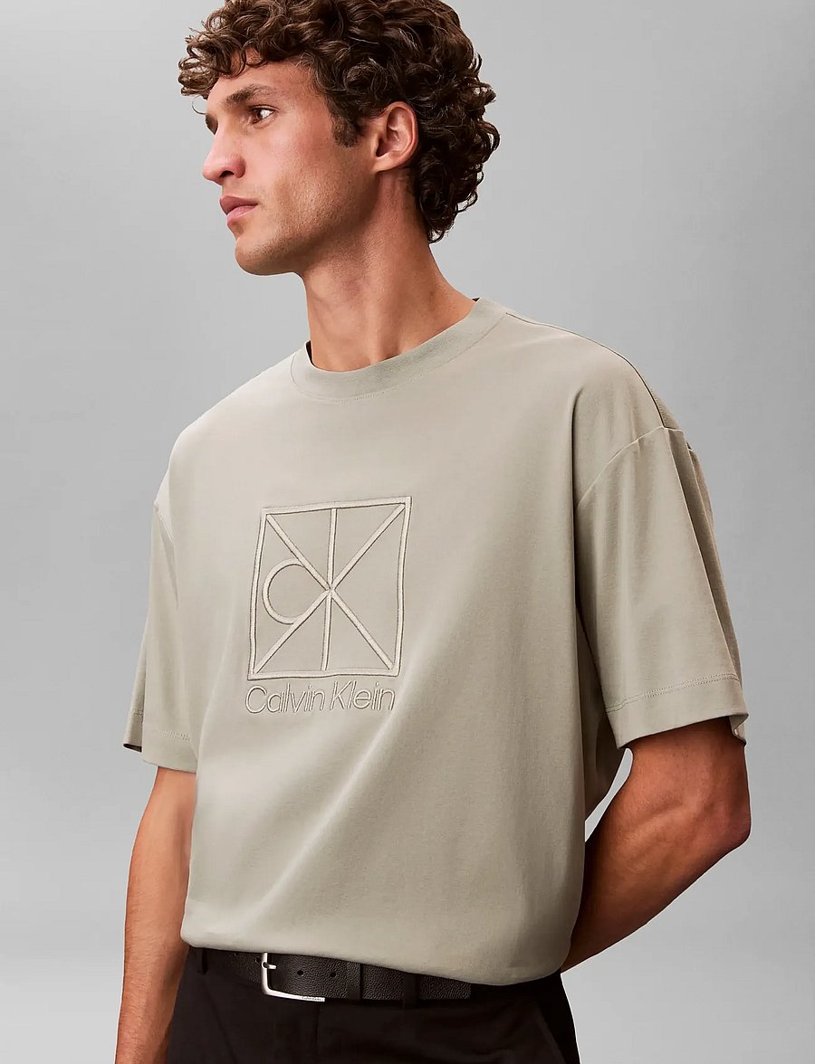 Calvin Klein - SS RLXD PREMIUM INTERLOCK EMBLEM - kurzärmelige t-shirts - shadow - 4