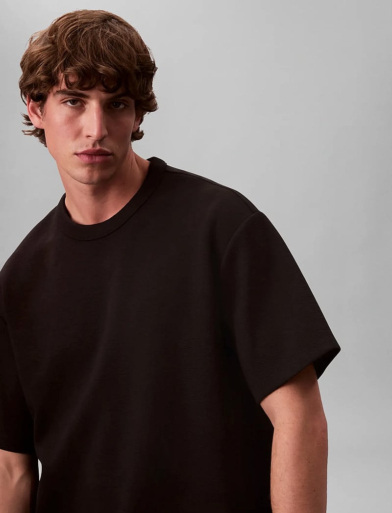 Calvin Klein - SS CRINKLE CREPE SPACER TEE - kurzärmelig - black - 4