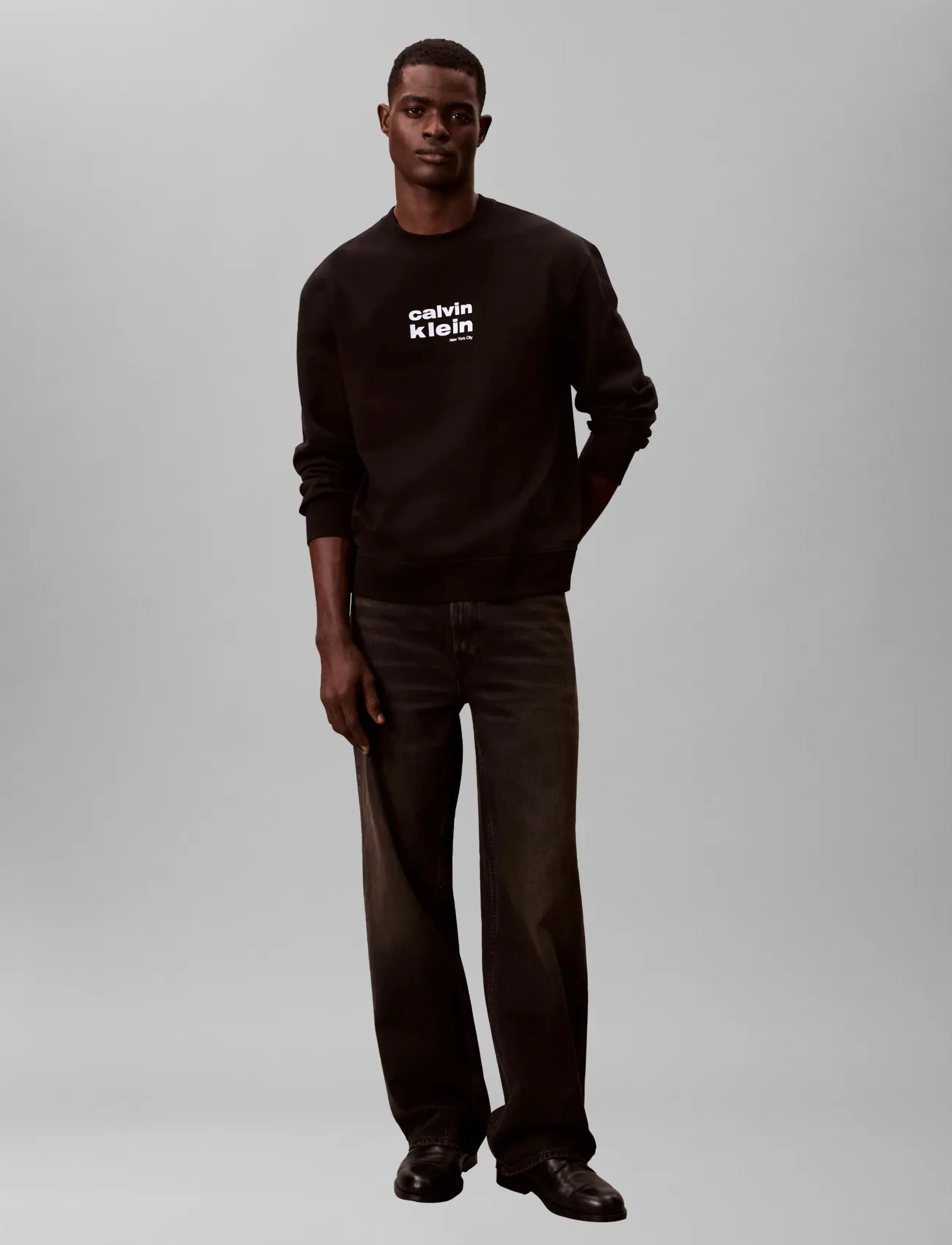 Calvin Klein LS 350FLEECE RETRO GRAPHIC CREWN - Strickmode - BLACK / black
