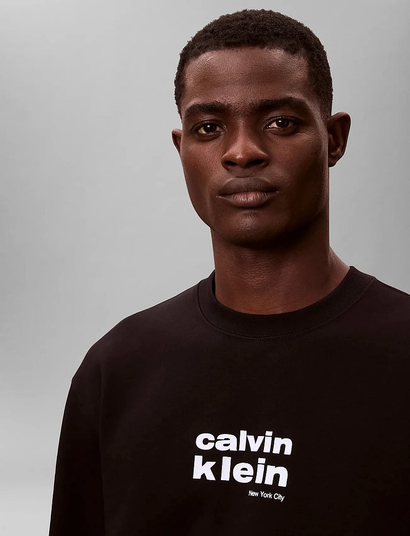 Calvin Klein - LS 350FLEECE RETRO GRAPHIC CREWN - rund hals - black - 4