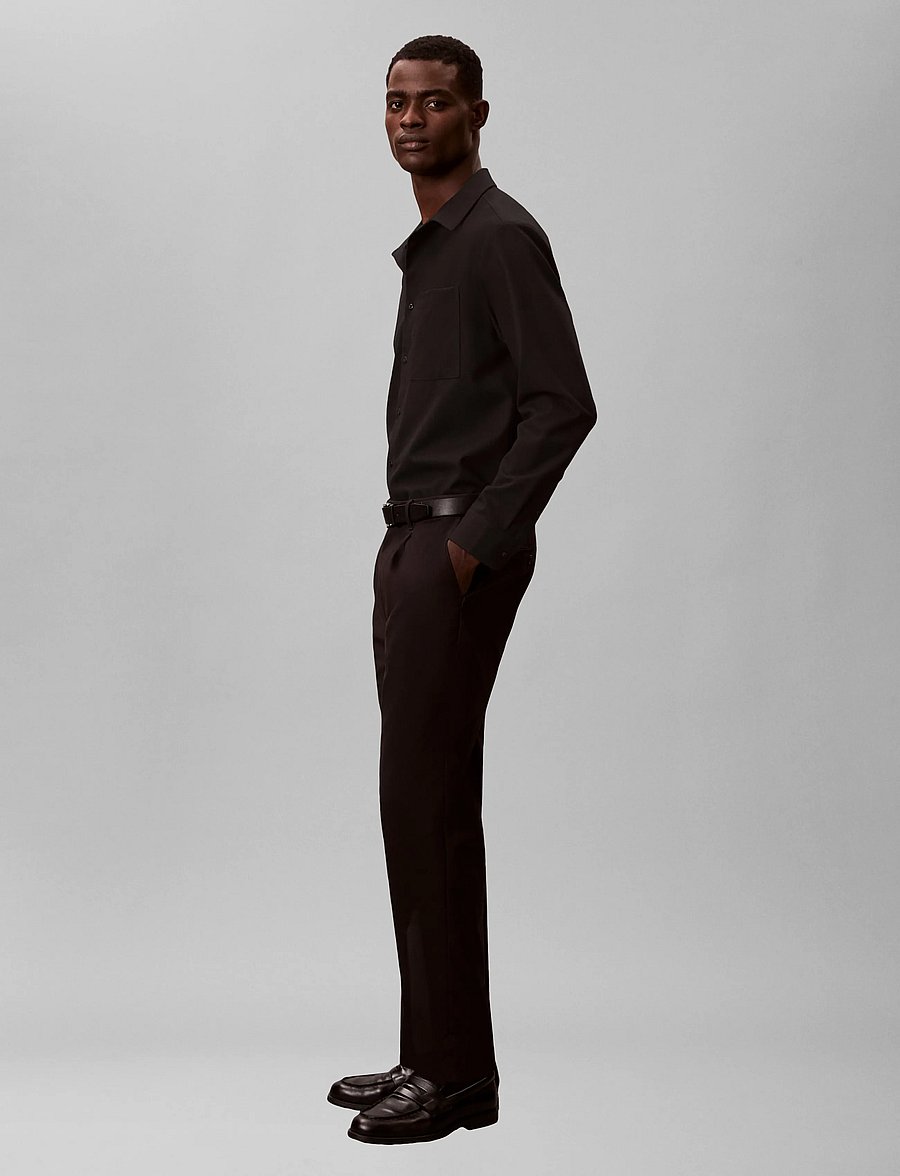 Calvin Klein - TAPERED PLTD SATEEN CHINO TROUSE - casual byxor - black - 5