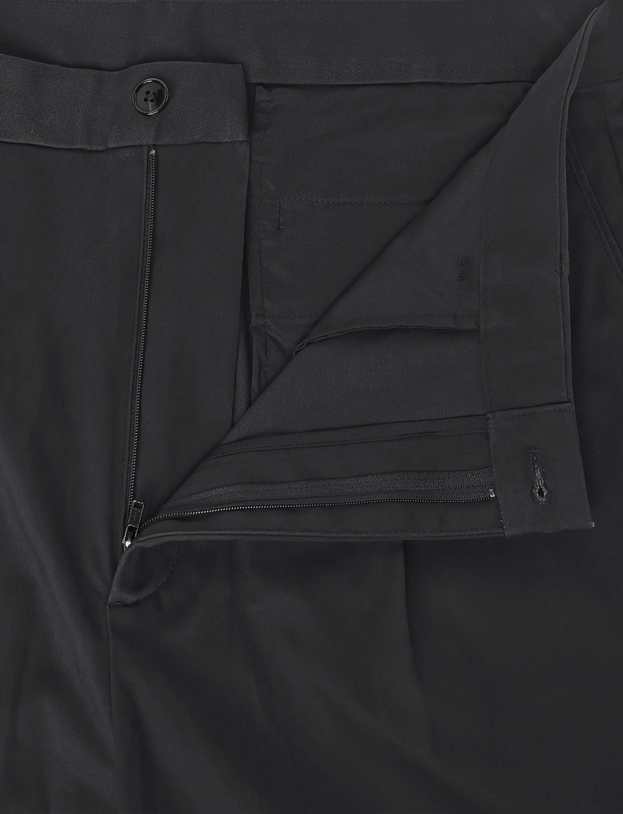 Calvin Klein - TAPERED PLTD SATEEN CHINO TROUSE - black - 3