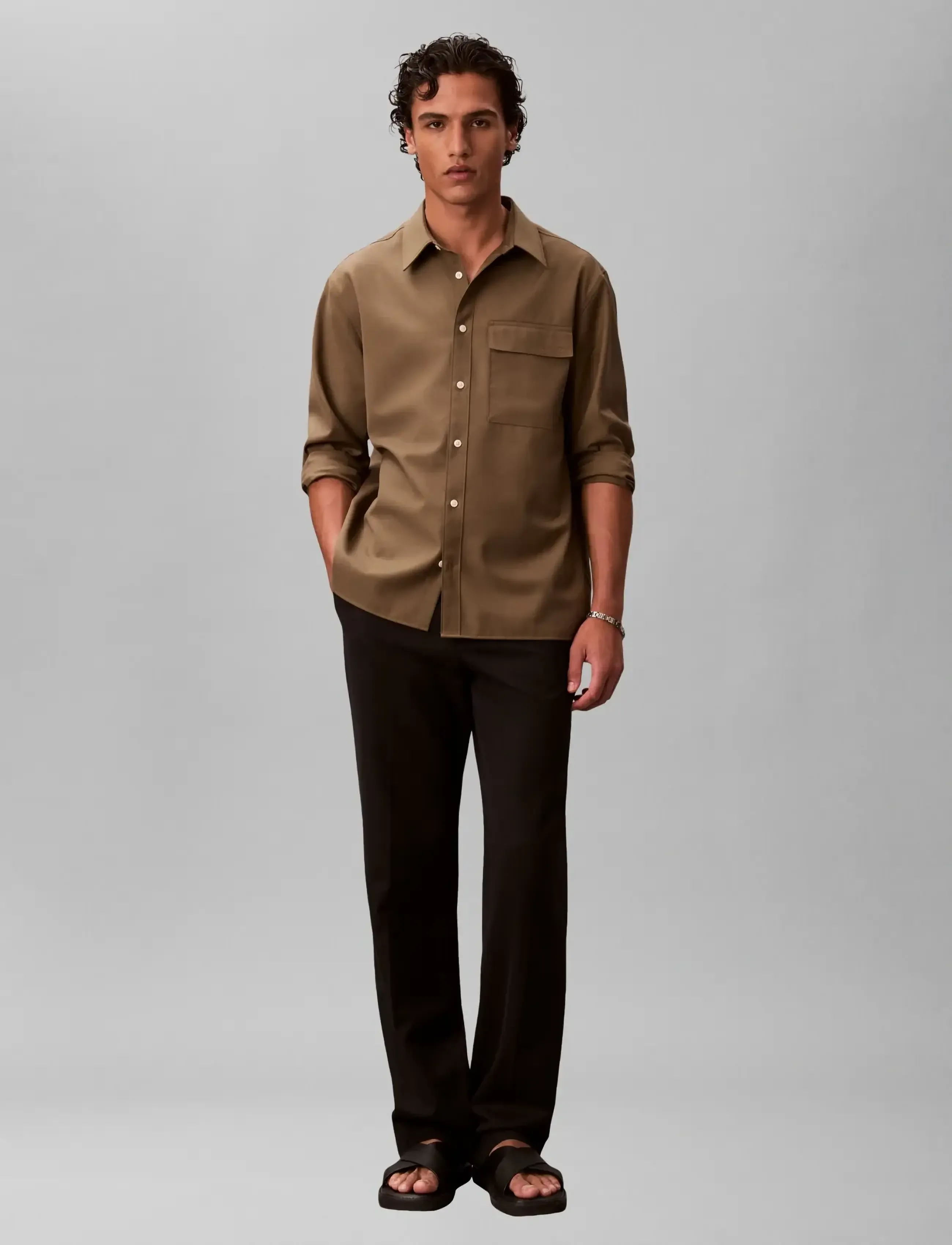 Calvin Klein LS TRAVEL TWILL EASY SHIRT - Visa allt - CAPERS / khaki/green
