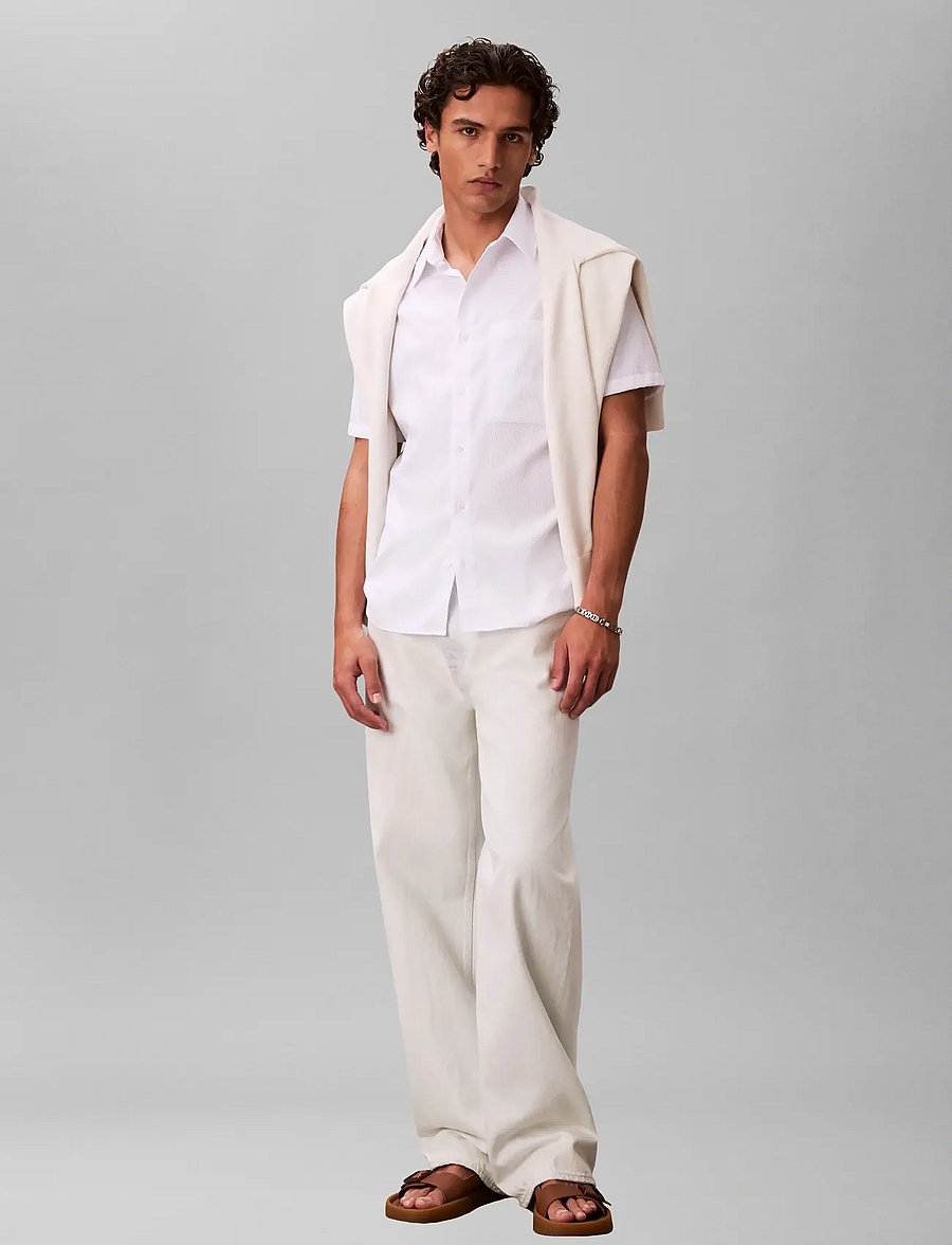 Calvin Klein - SS SOLID SEERSUCKER CLASSIC SHIR - kortärmade skjortor - brilliant white - 0