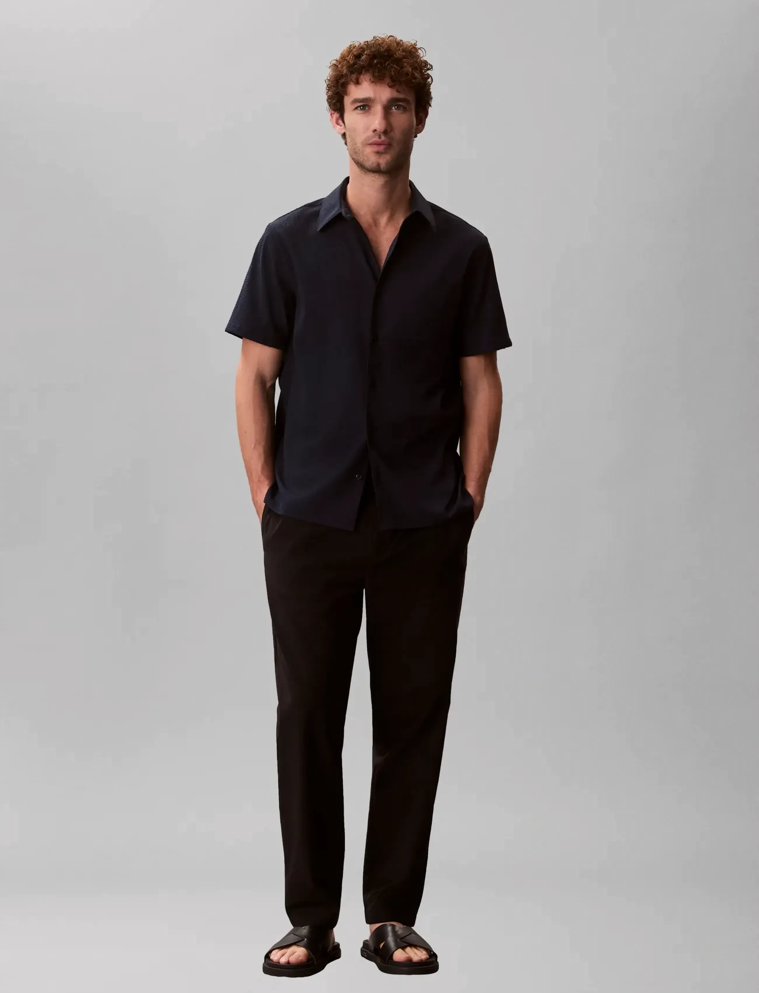 Calvin Klein SS SOLID SEERSUCKER CLASSIC SHIR - Skjorter - DARK SAPPHIRE / navy