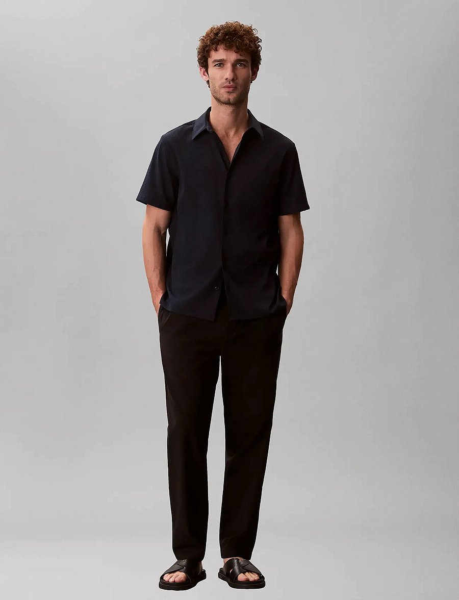Calvin Klein - SS SOLID SEERSUCKER CLASSIC SHIR - kurzarmhemden - dark sapphire - 0