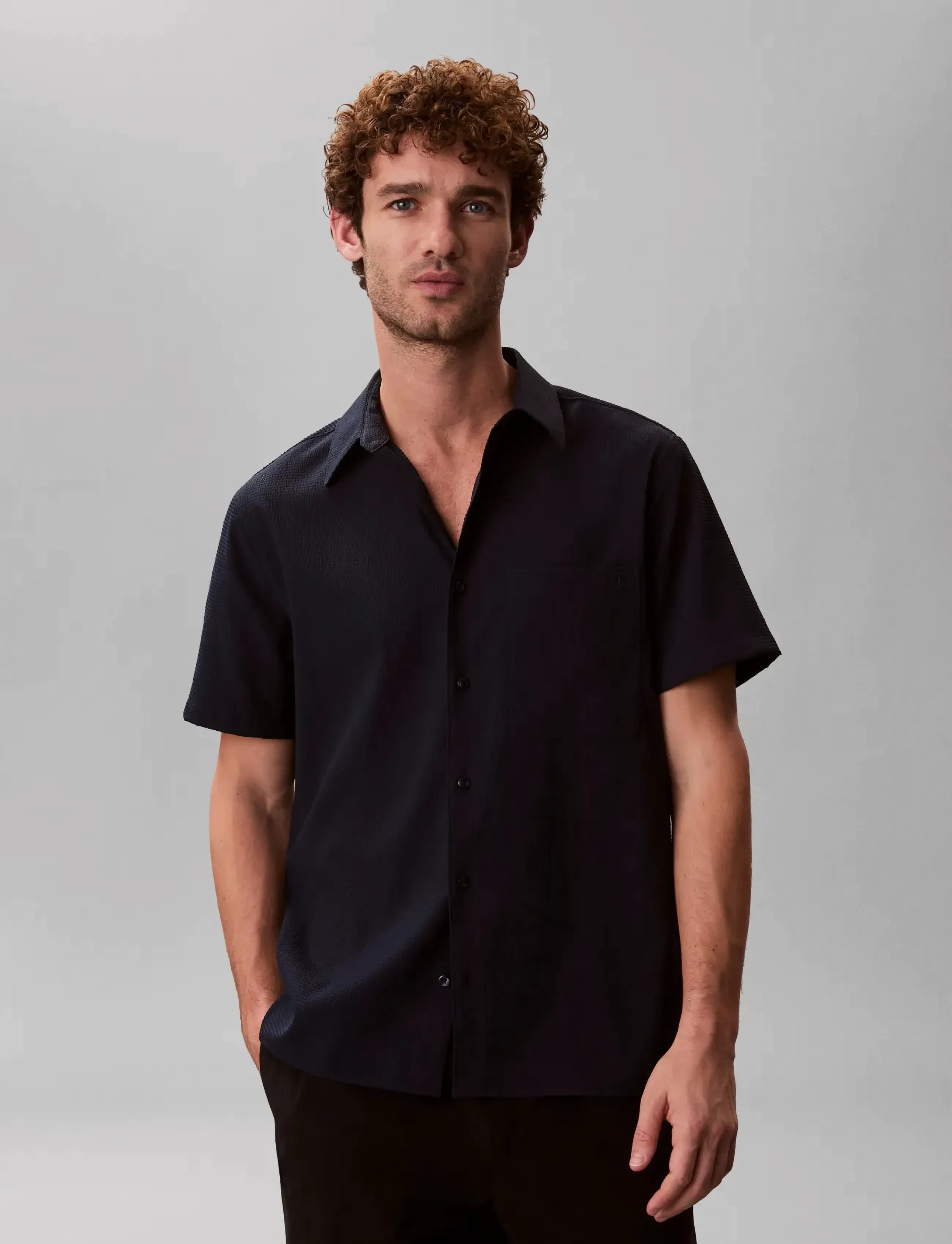 Calvin Klein - SS SOLID SEERSUCKER CLASSIC SHIR - kortärmade skjortor - dark sapphire - 3