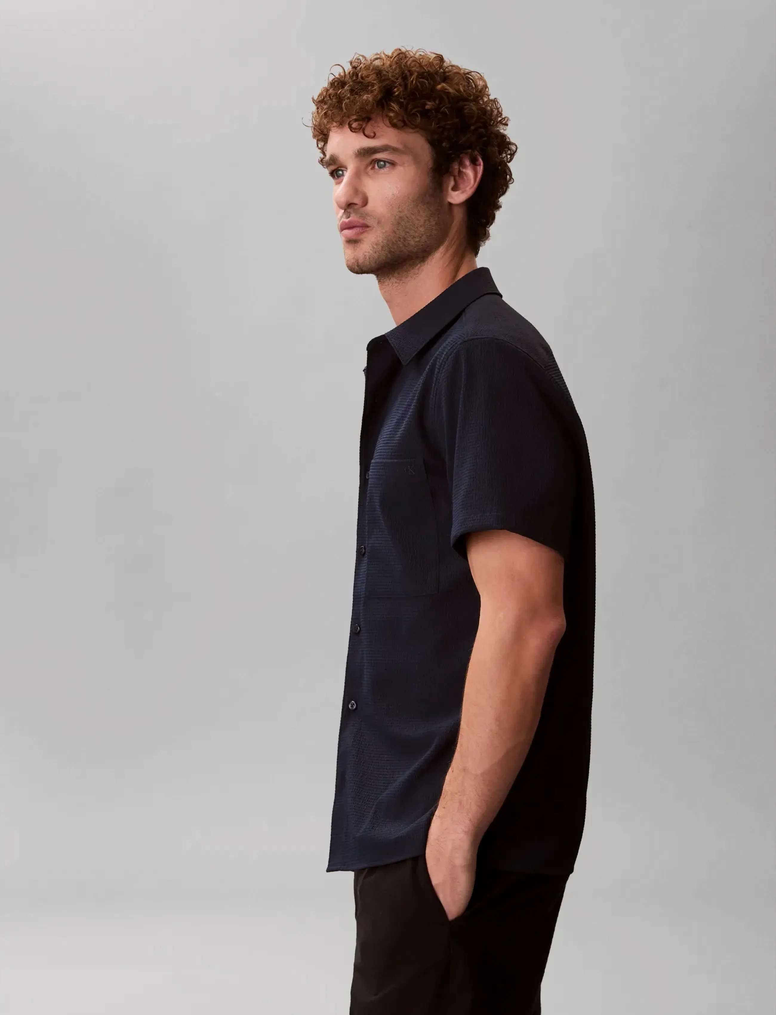 Calvin Klein - SS SOLID SEERSUCKER CLASSIC SHIR - kortärmade skjortor - dark sapphire - 4
