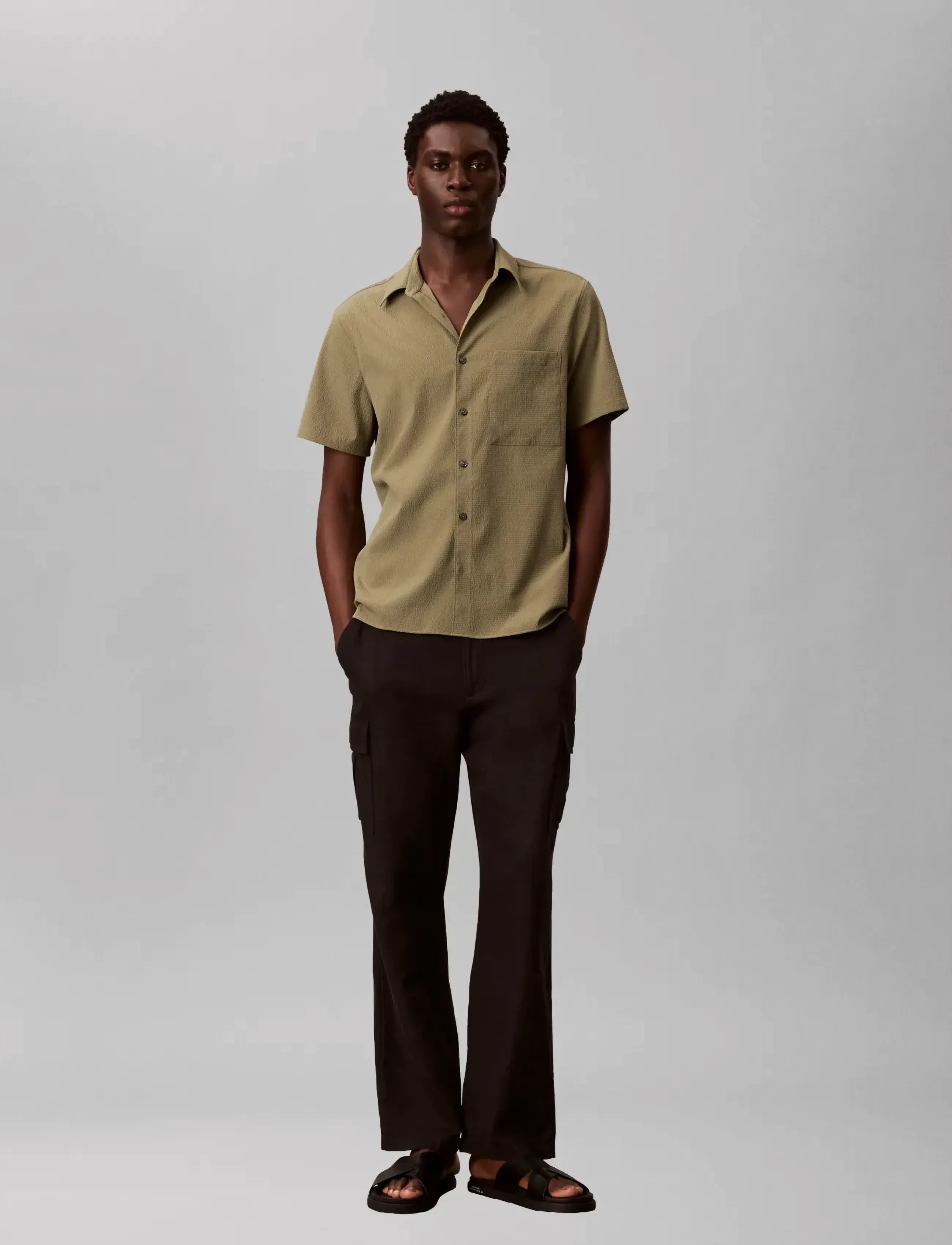 Calvin Klein SS SOLID SEERSUCKER CLASSIC SHIR - Kurzarmhemden - DEEP LICHEN GREEN / khaki/green