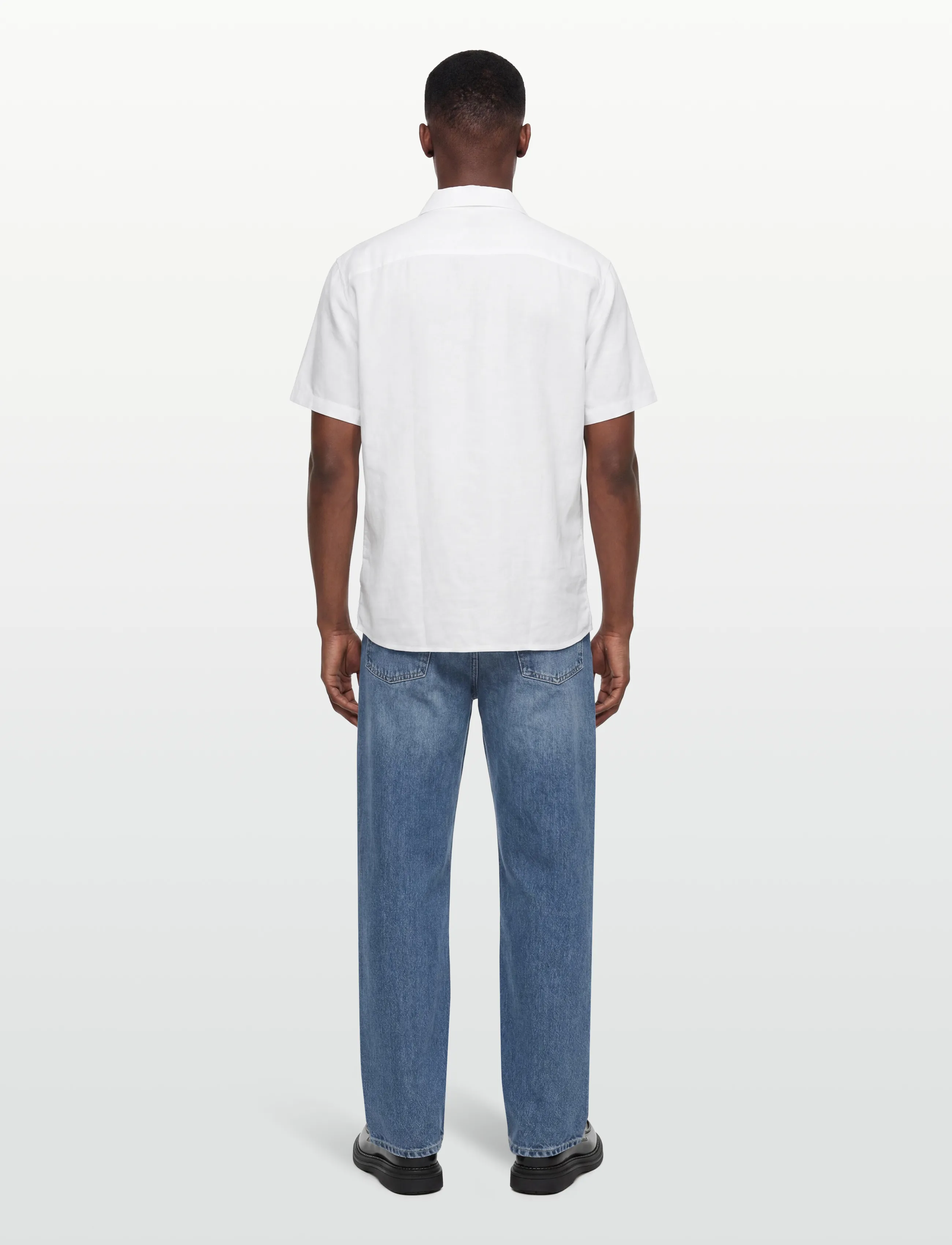 Calvin Klein - SS CAMP COLLAR SOLID LINEN CLASS - lyhythihaiset kauluspaidat - brilliant white - 4