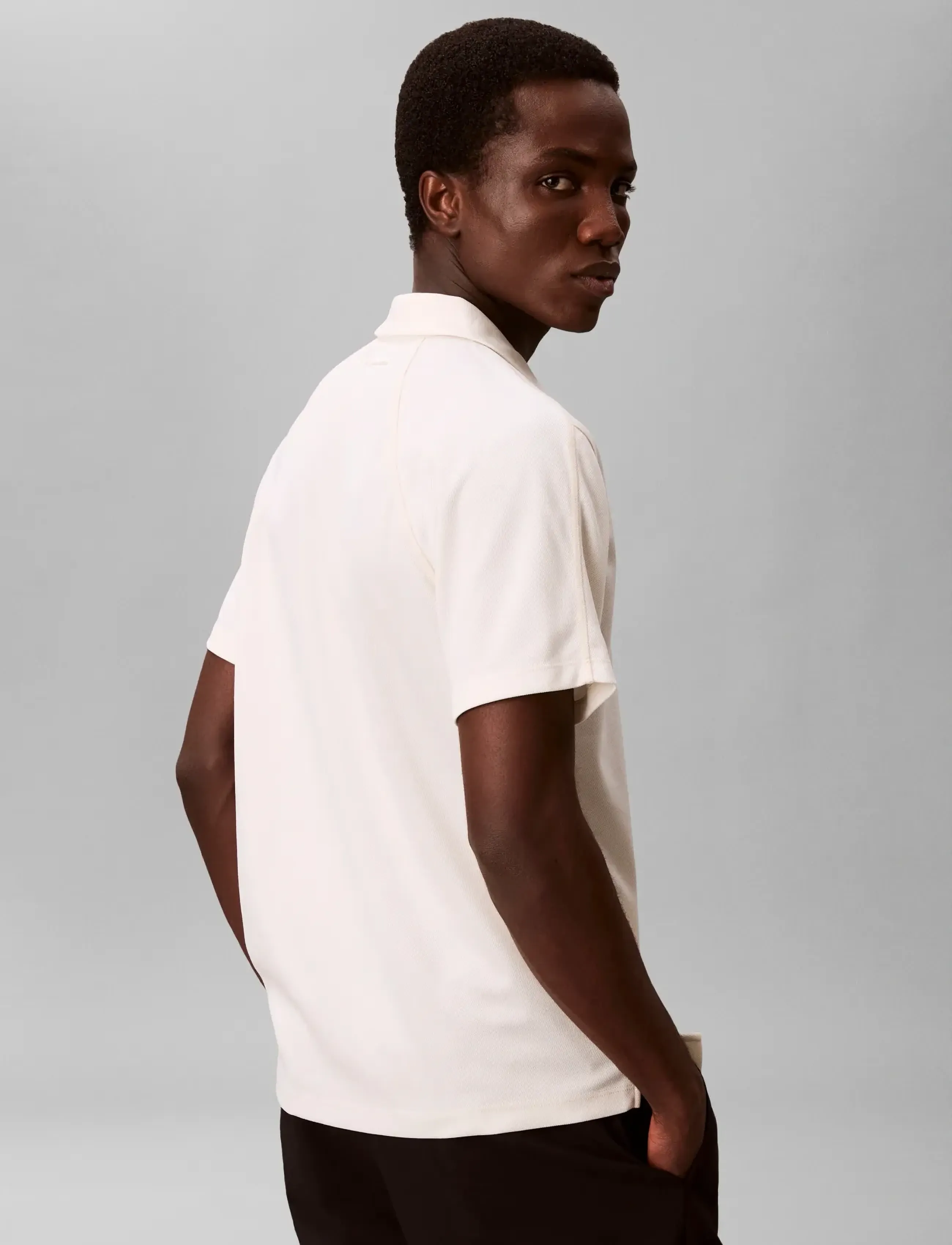 Calvin Klein - SS SLIM STRETCH MESH PIQUE POLO - lühikeste varrukatega polod - tofu - 2
