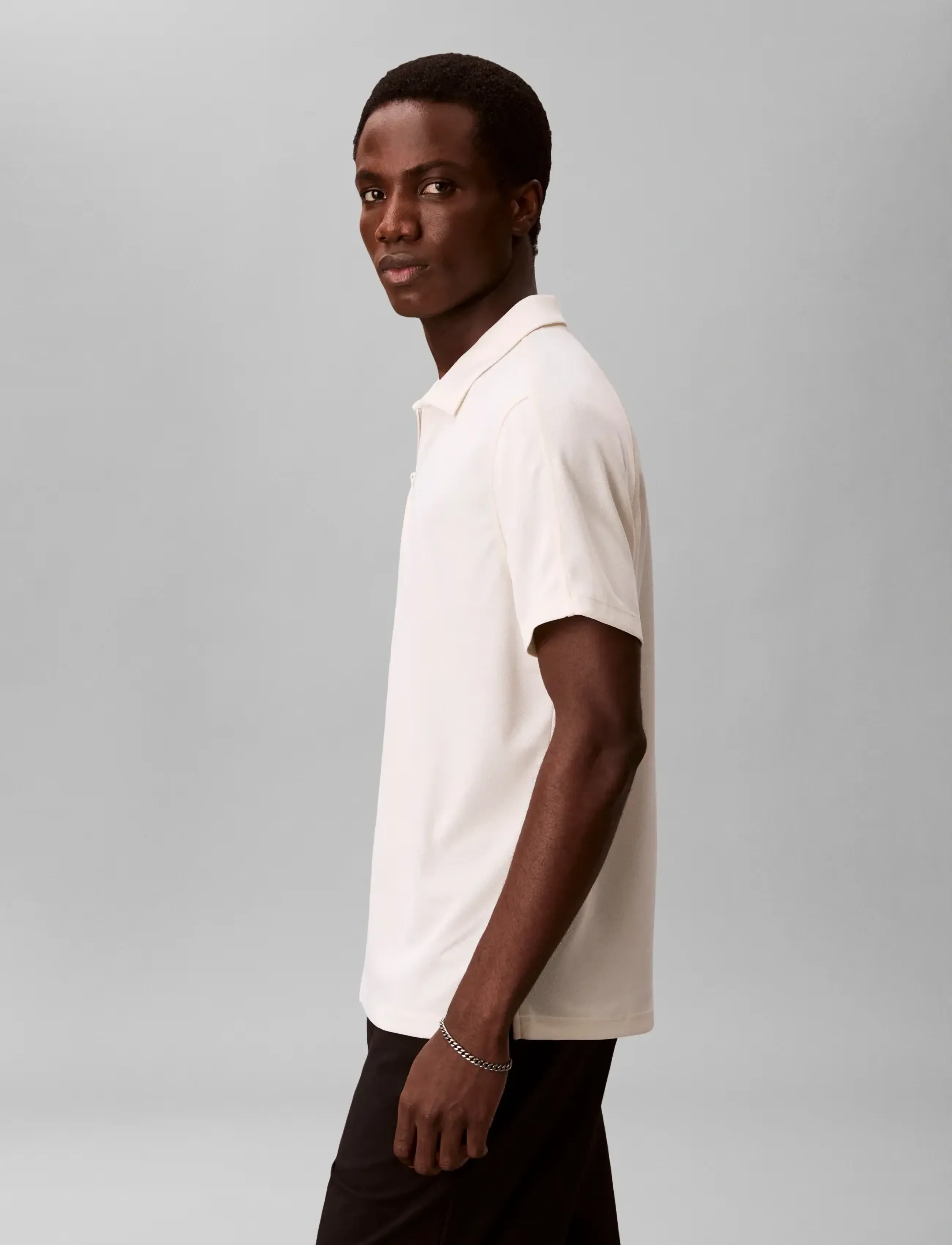 Calvin Klein - SS SLIM STRETCH MESH PIQUE POLO - lühikeste varrukatega polod - tofu - 5