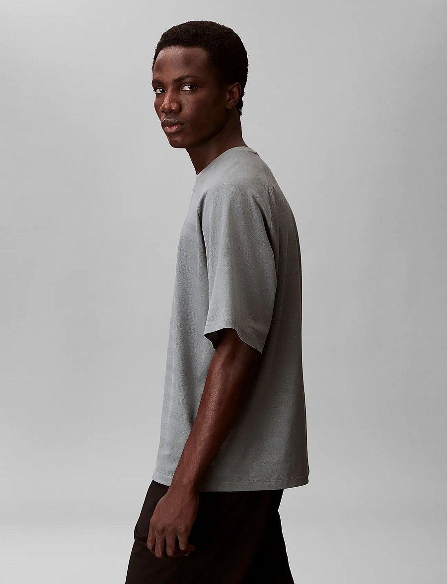 Calvin Klein - SS EASY BAR JACQUARD CREWNK TEE - lühikeste varrukatega t-särgid - frosted spruce - 4