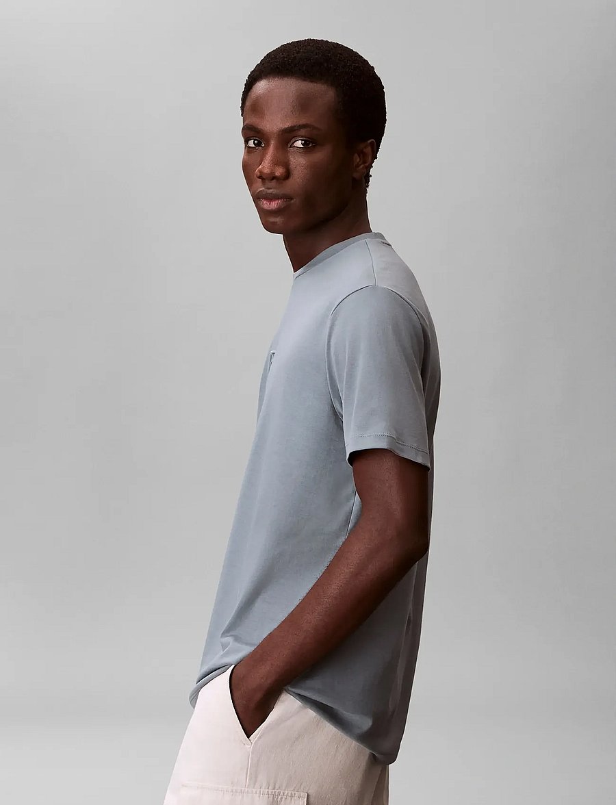 Calvin Klein - SS SUPIMA EMBLEM LOGO TEE - kortærmede t-shirts - frosted spruce - 4