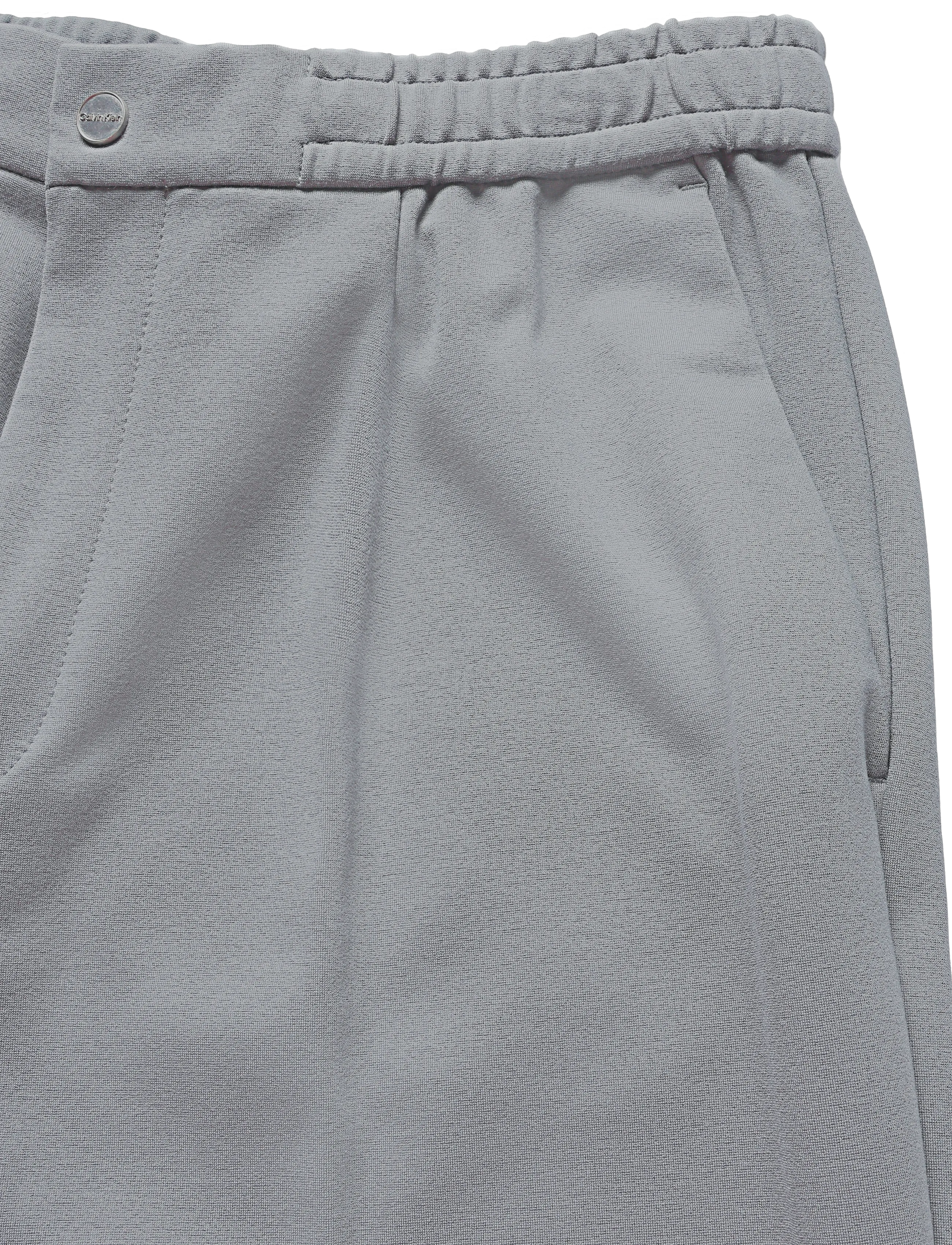 Calvin Klein - TAPERED TECH KNIT PLEATED PANT - vabaajapüksid - convoy - 5