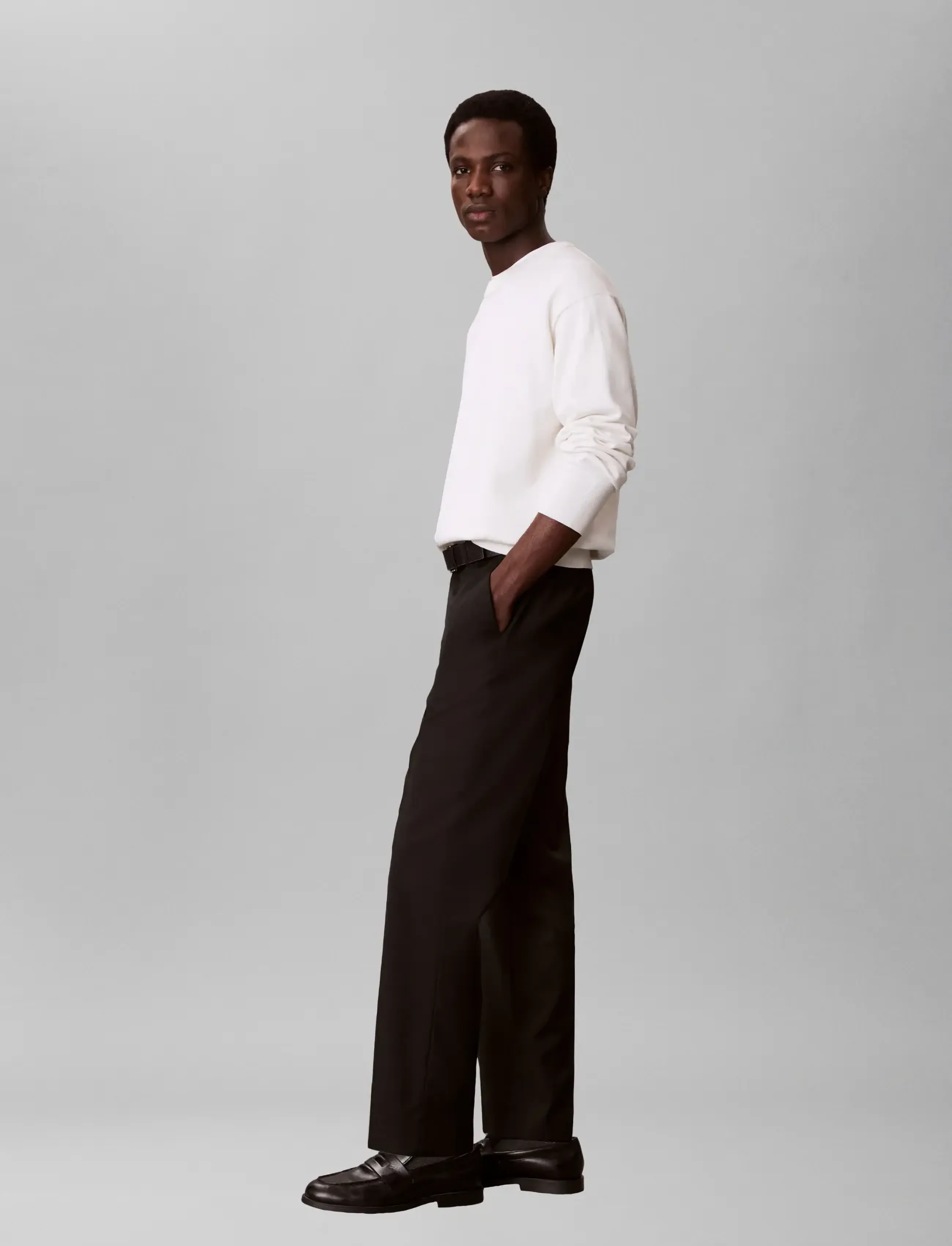 Calvin Klein - TAPERED TRAVEL TWILL WOOL TROUSE - casual bukser - black - 4