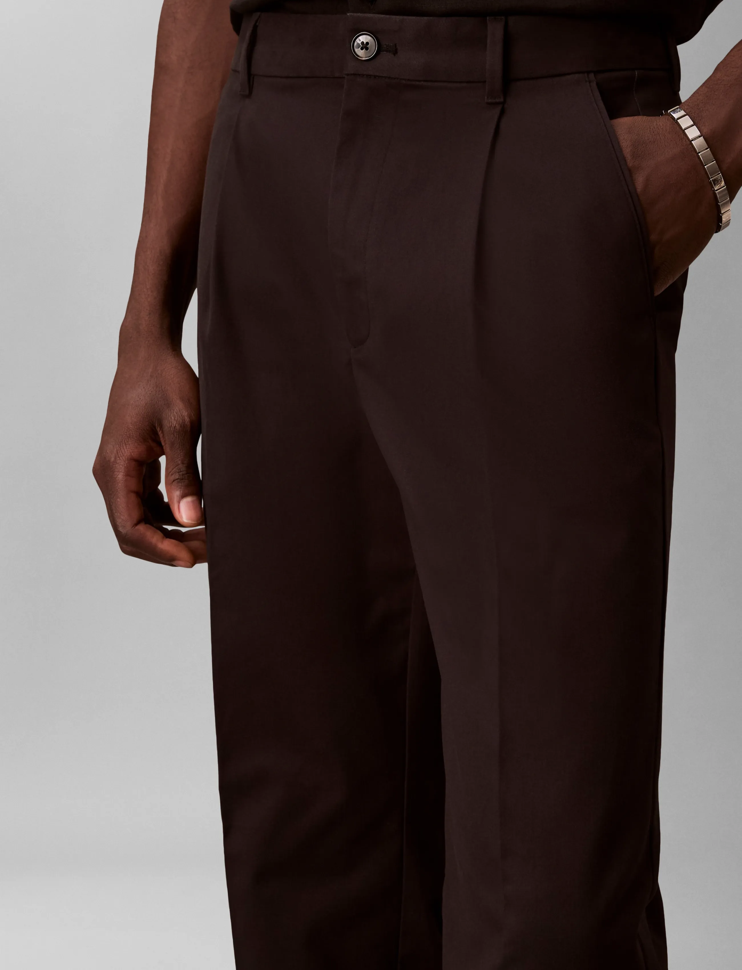 Calvin Klein - STRAIGHT PLEATED SATEEN CHINO - black - 4
