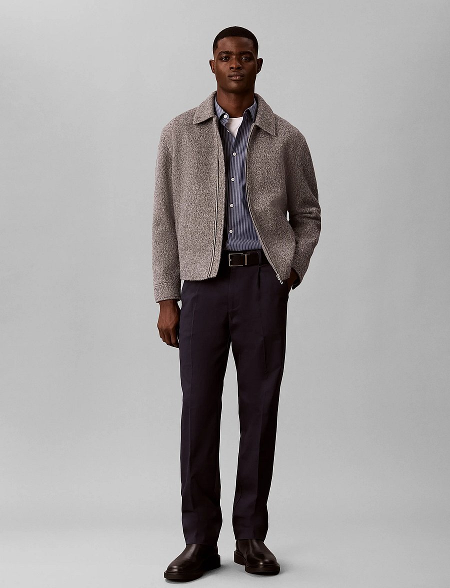 Calvin Klein - STRAIGHT PLEATED SATEEN CHINO - chinos - dark sapphire - 0
