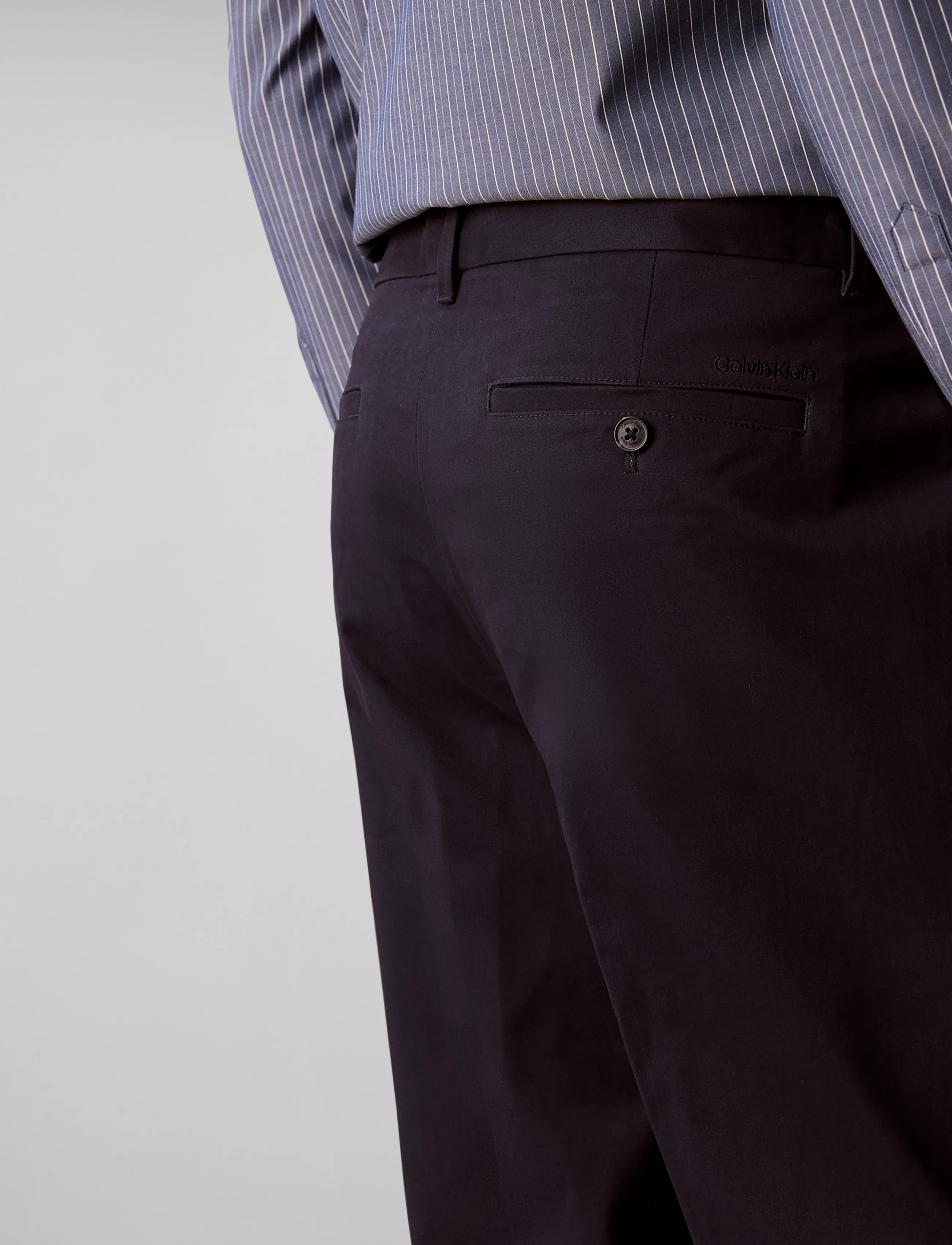 Calvin Klein - STRAIGHT PLEATED SATEEN CHINO - chinos - dark sapphire - 4