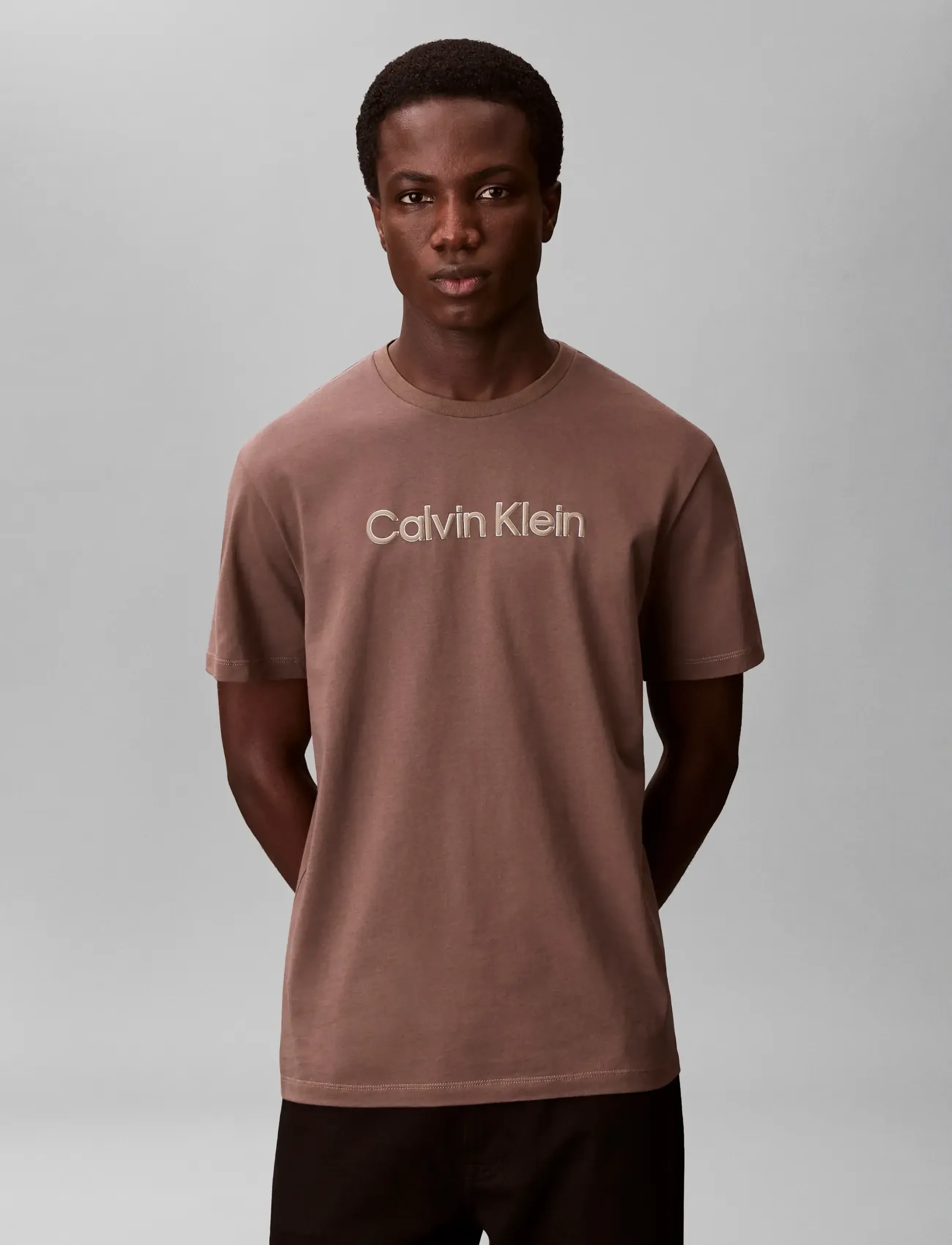 Calvin Klein - 30S EU WHOLESALE SPORTSWEAR GRAP - kurzärmelige t-shirts - warm oak - 3