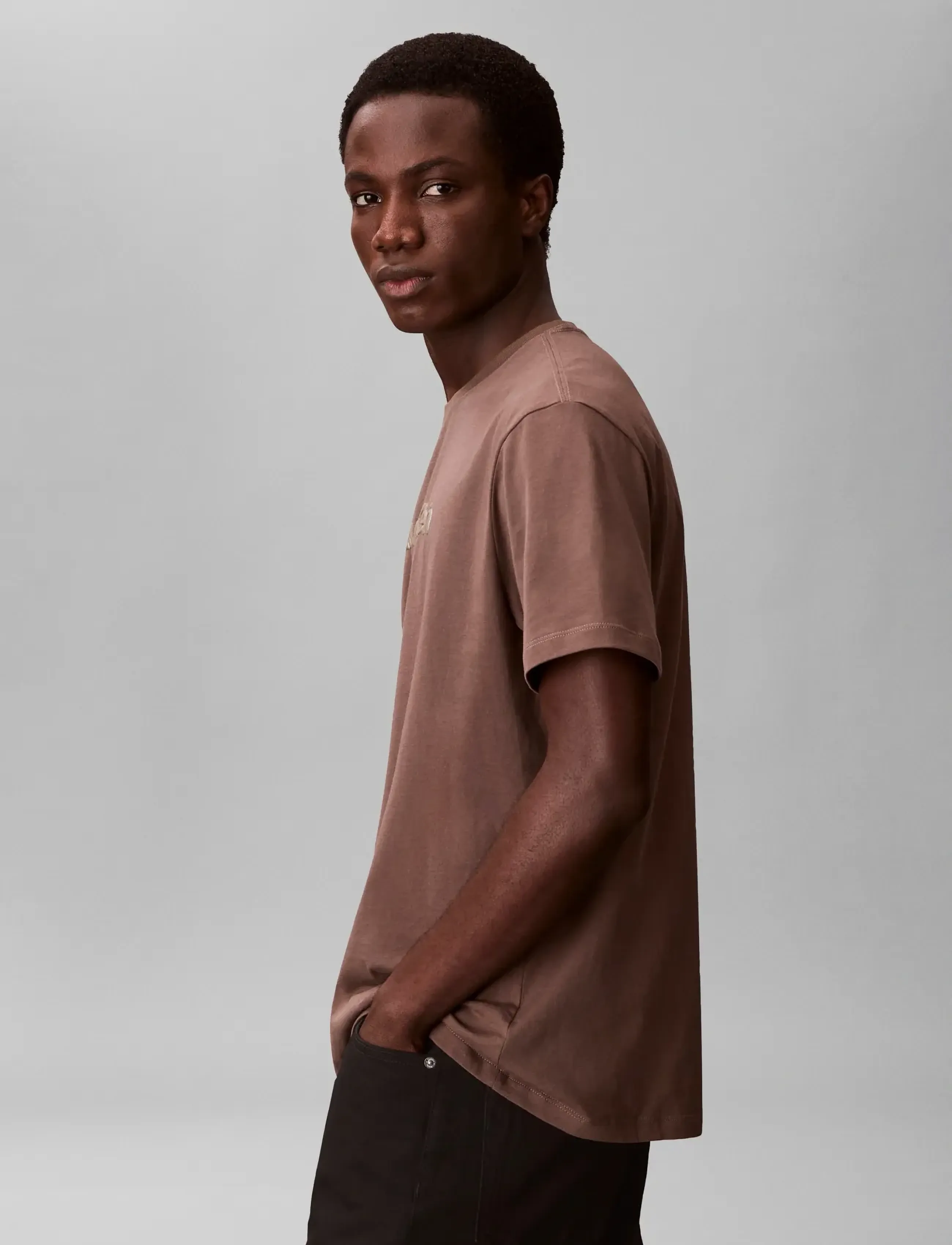 Calvin Klein - 30S EU WHOLESALE SPORTSWEAR GRAP - kurzärmelige t-shirts - warm oak - 4