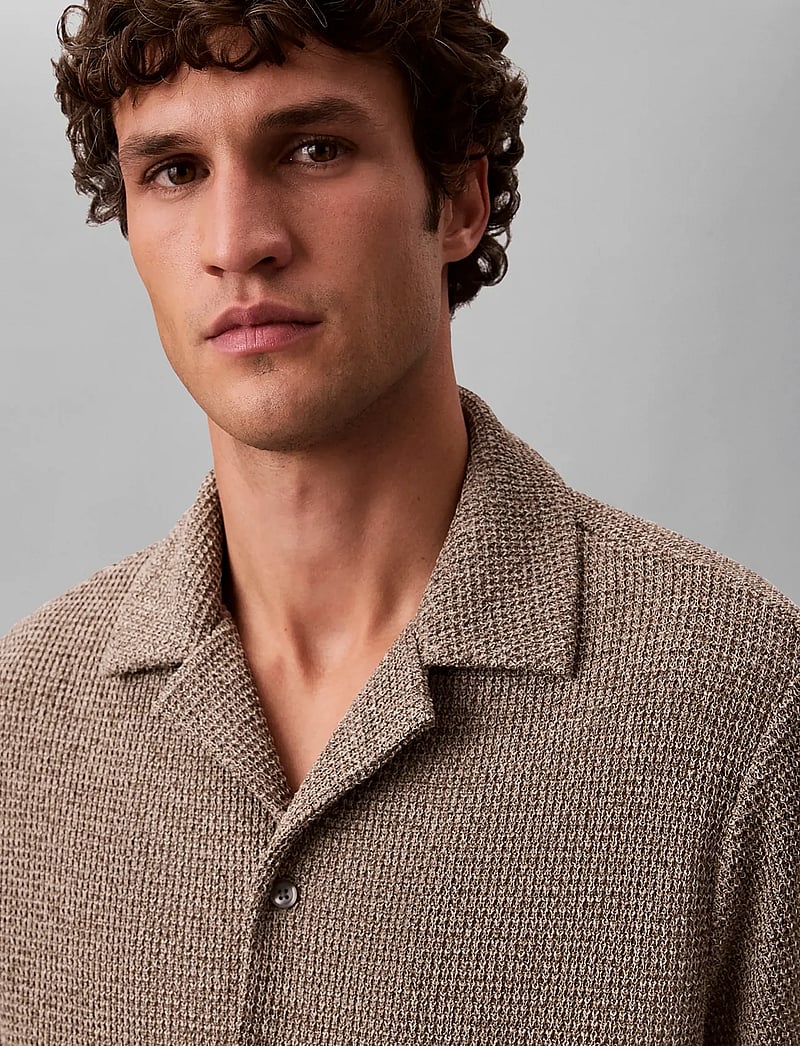Calvin Klein - SS MESH CAMP COLLAR BUTTON FRONT - lyhythihaiset kauluspaidat - roasted cashew - 3