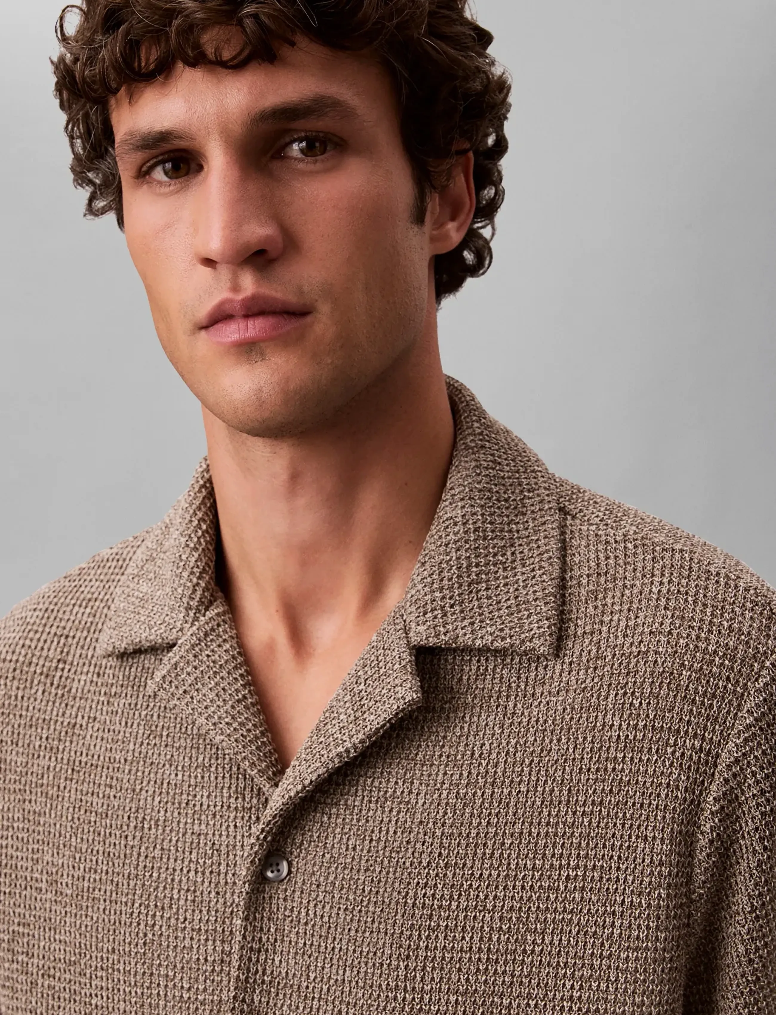 Calvin Klein - SS MESH CAMP COLLAR BUTTON FRONT - lühikeste varrukatega särgid - roasted cashew - 3
