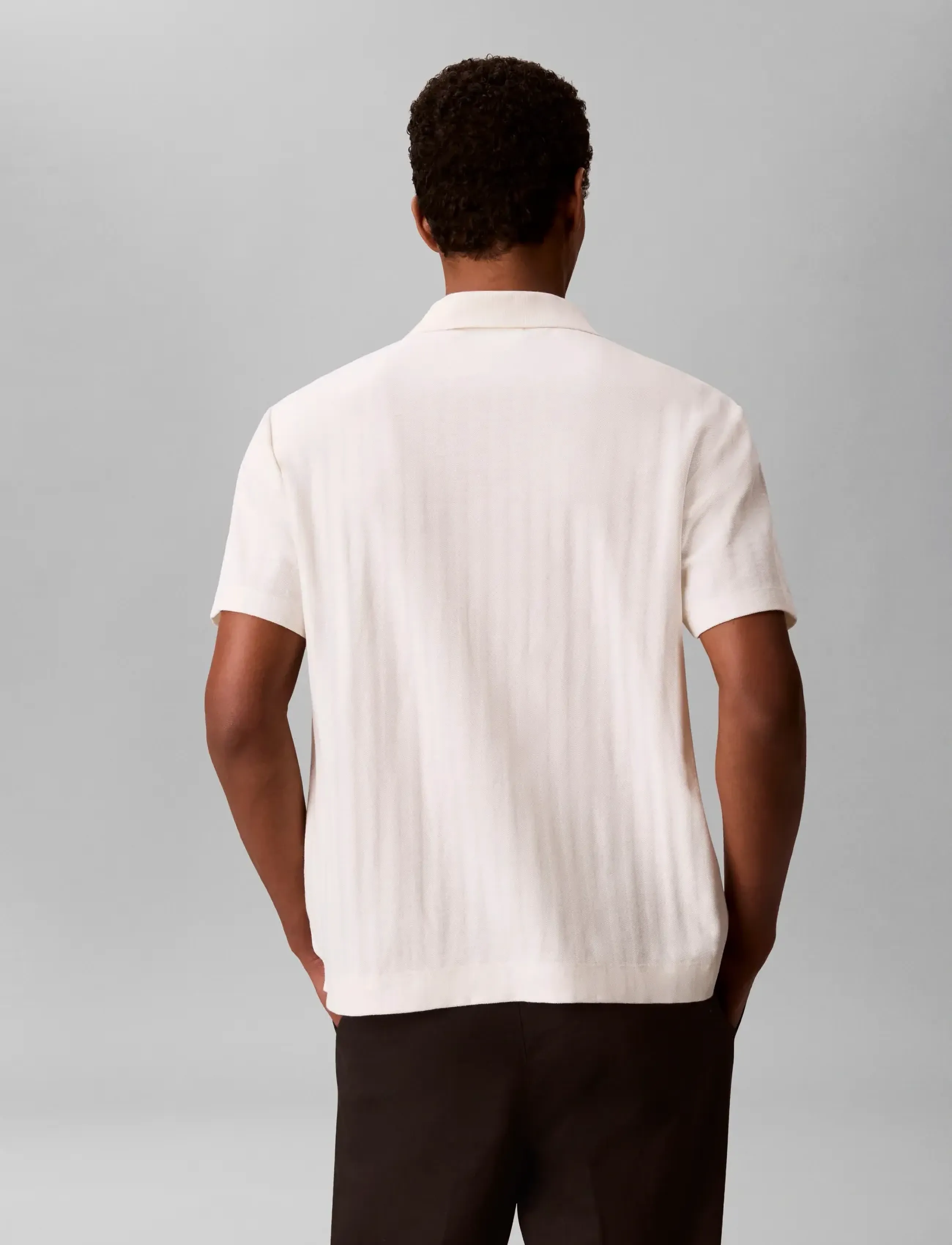 Calvin Klein - SS EASY VERTICAL STRIPE TEXTURED - short-sleeved polos - tofu - 2