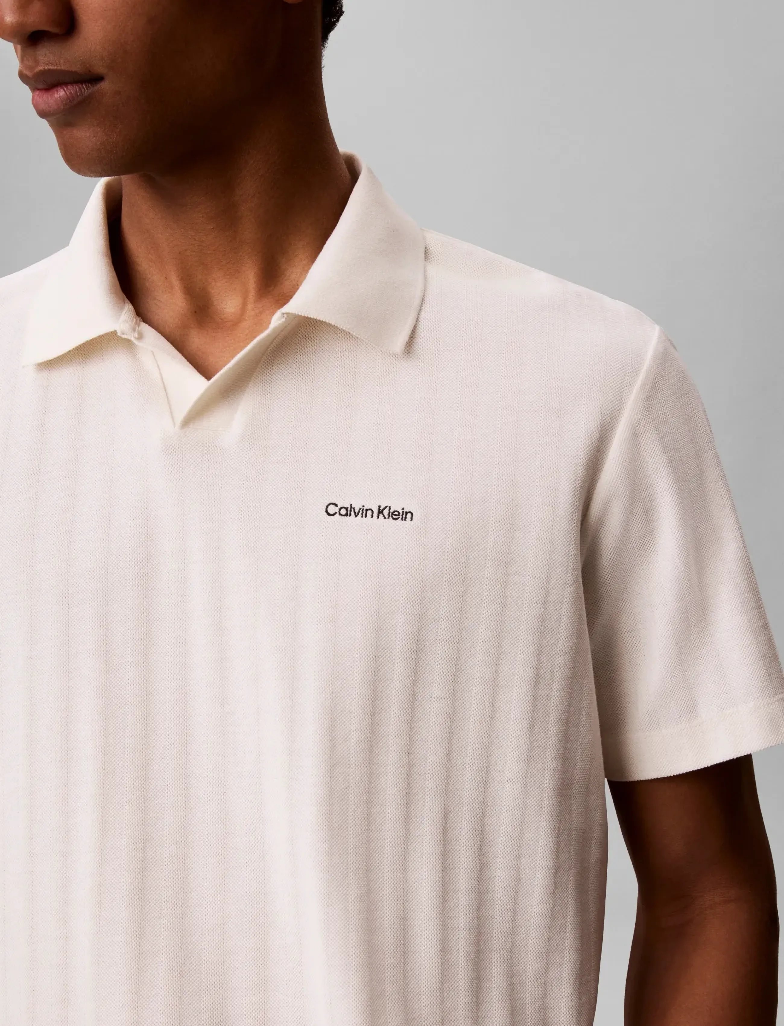 Calvin Klein - SS EASY VERTICAL STRIPE TEXTURED - short-sleeved polos - tofu - 4