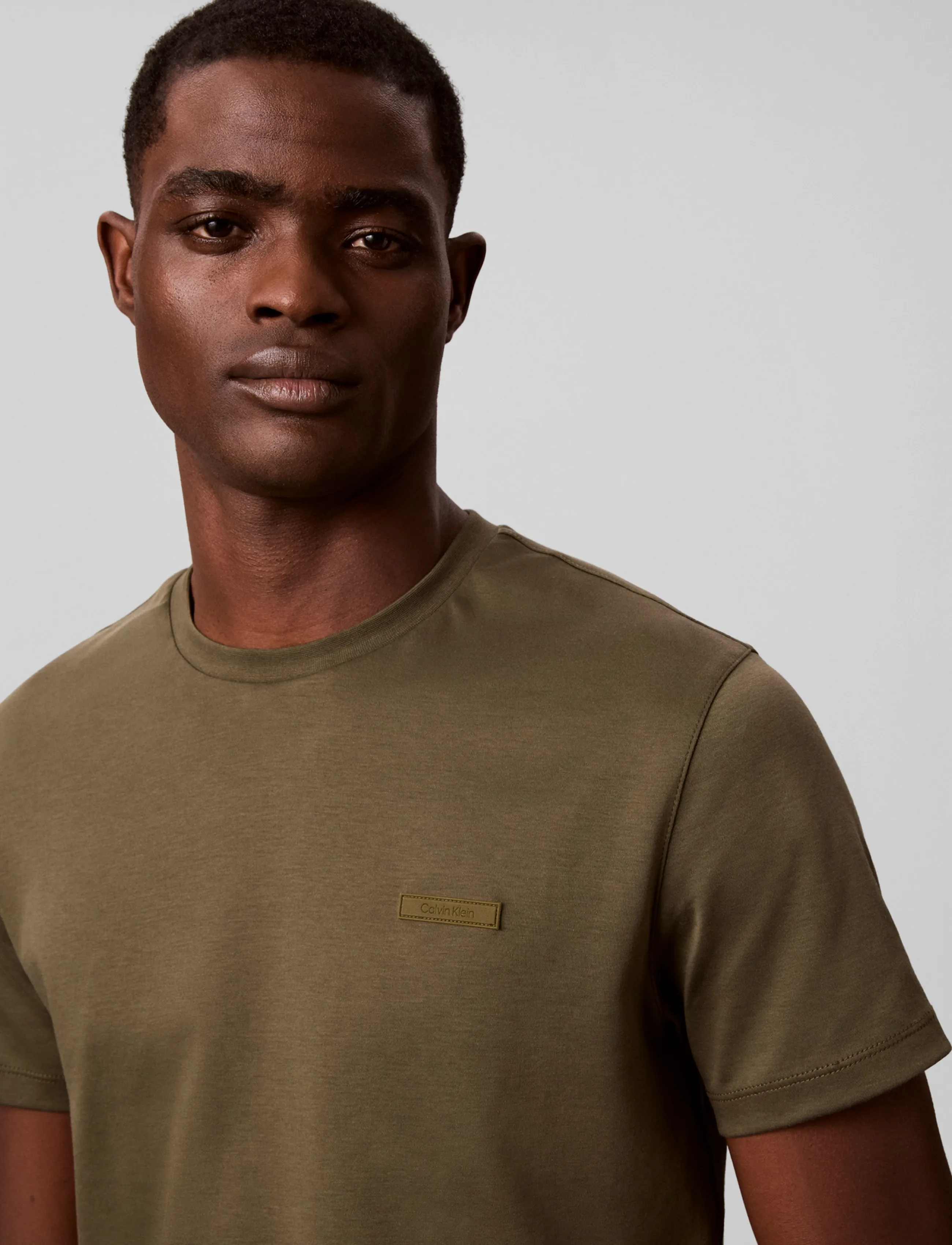 Calvin Klein - SS SLIM SUPIMA LOGO PATCH TEE - kurzärmelige t-shirts - olive night - 4