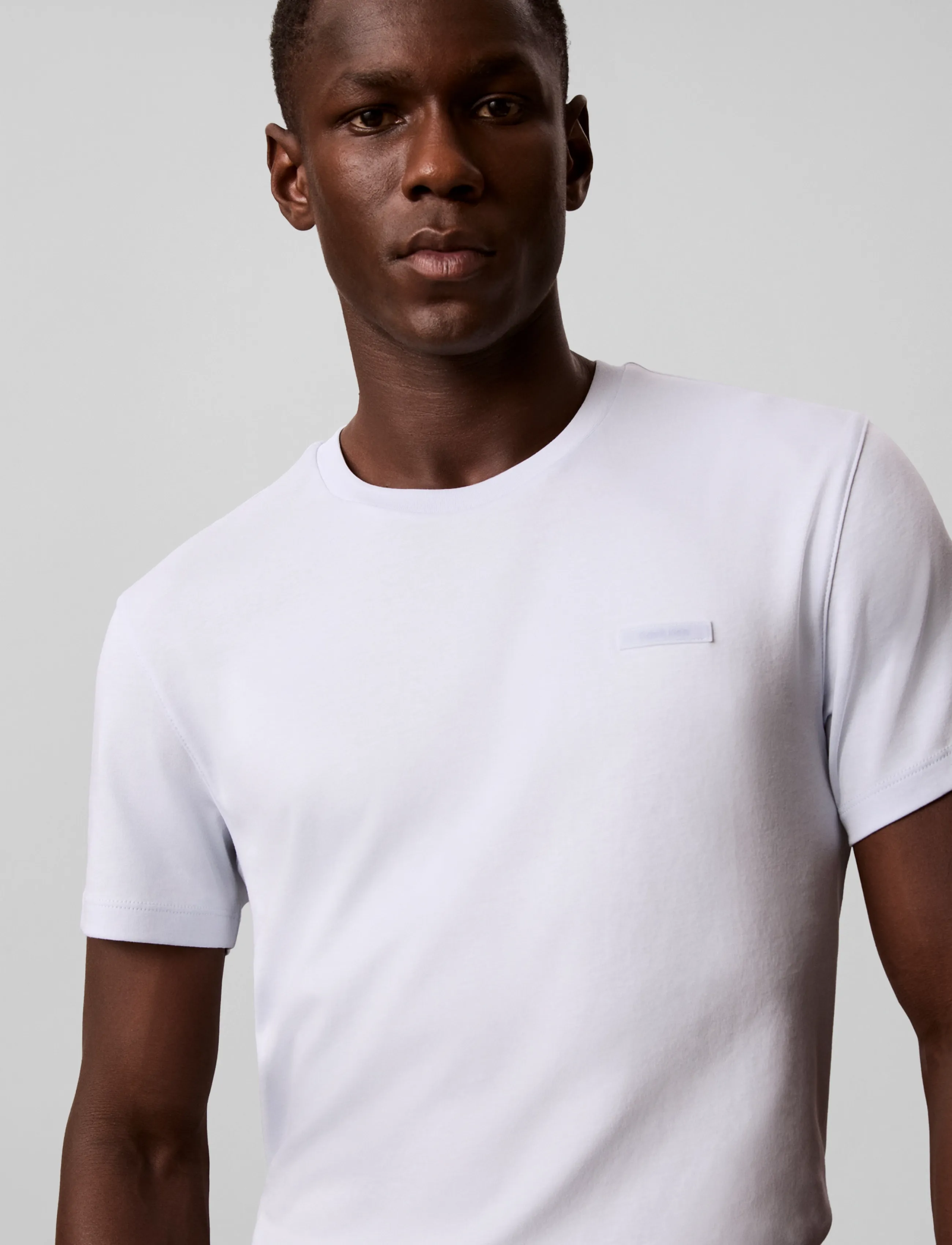 Calvin Klein - SS SLIM SUPIMA LOGO PATCH TEE - kurzärmelige t-shirts - plein air - 4