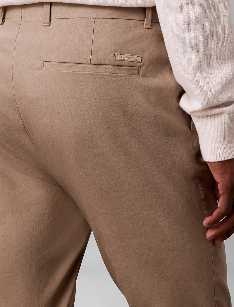 Calvin Klein - SLIM LINEN LYOCELL PANT - leinenhosen - roasted cashew - 3