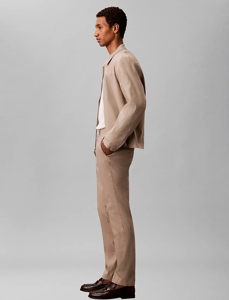Calvin Klein - SLIM LINEN LYOCELL PANT - leinenhosen - roasted cashew - 4