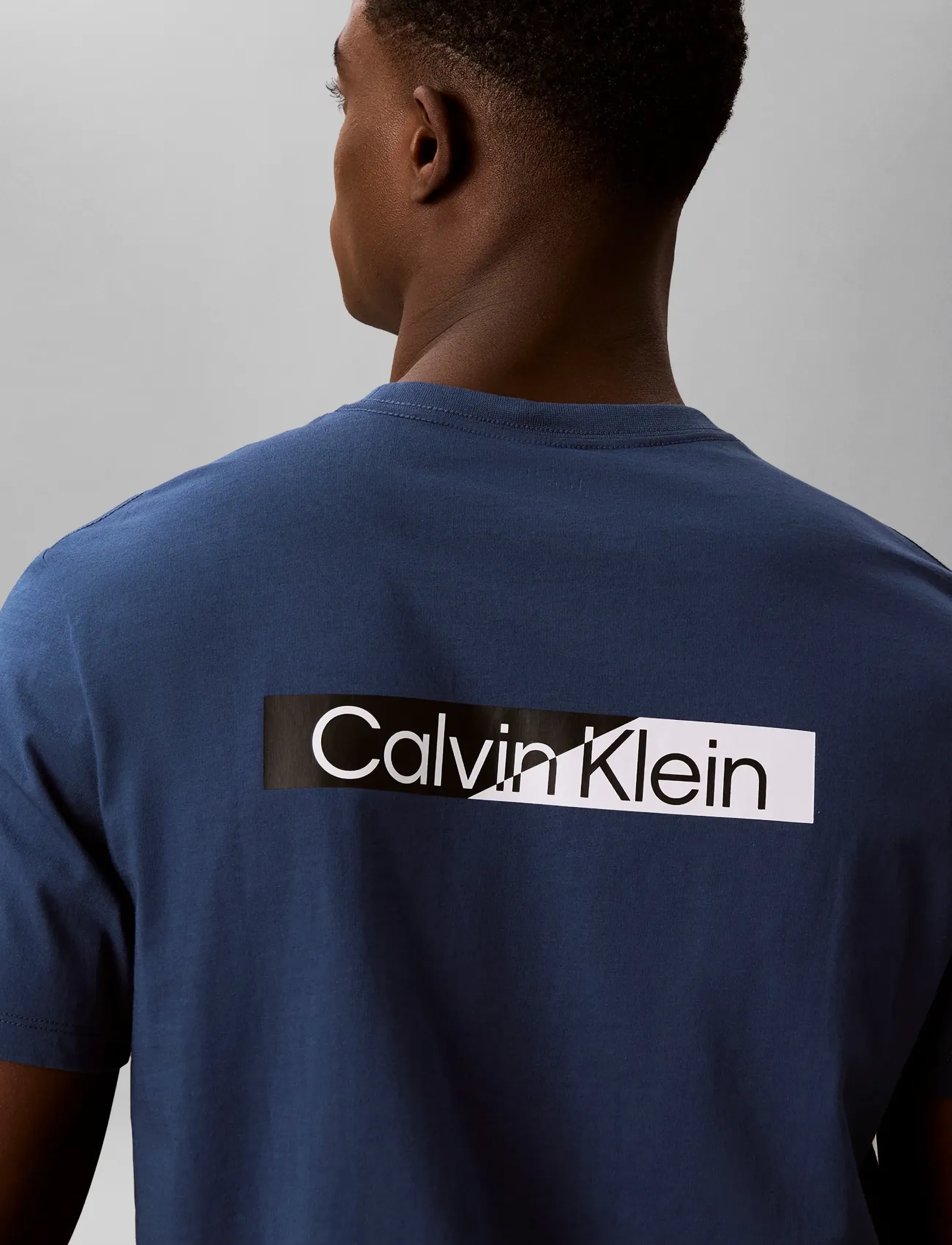 Calvin Klein - SS 30s EU SPW SPLIT STNDRD GRAPH - short-sleeved t-shirts - dark denim - 4