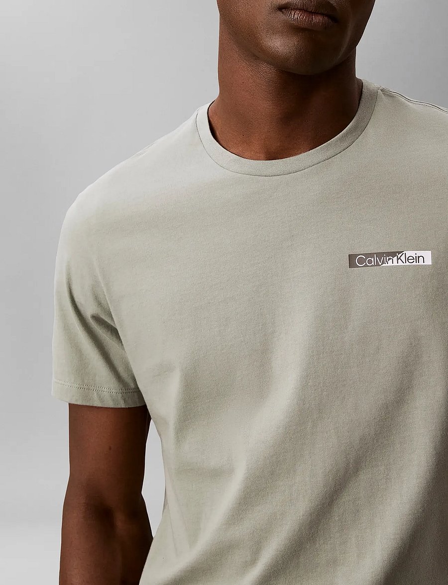 Calvin Klein - SS 30s EU SPW SPLIT STNDRD GRAPH - short-sleeved t-shirts - shadow - 3