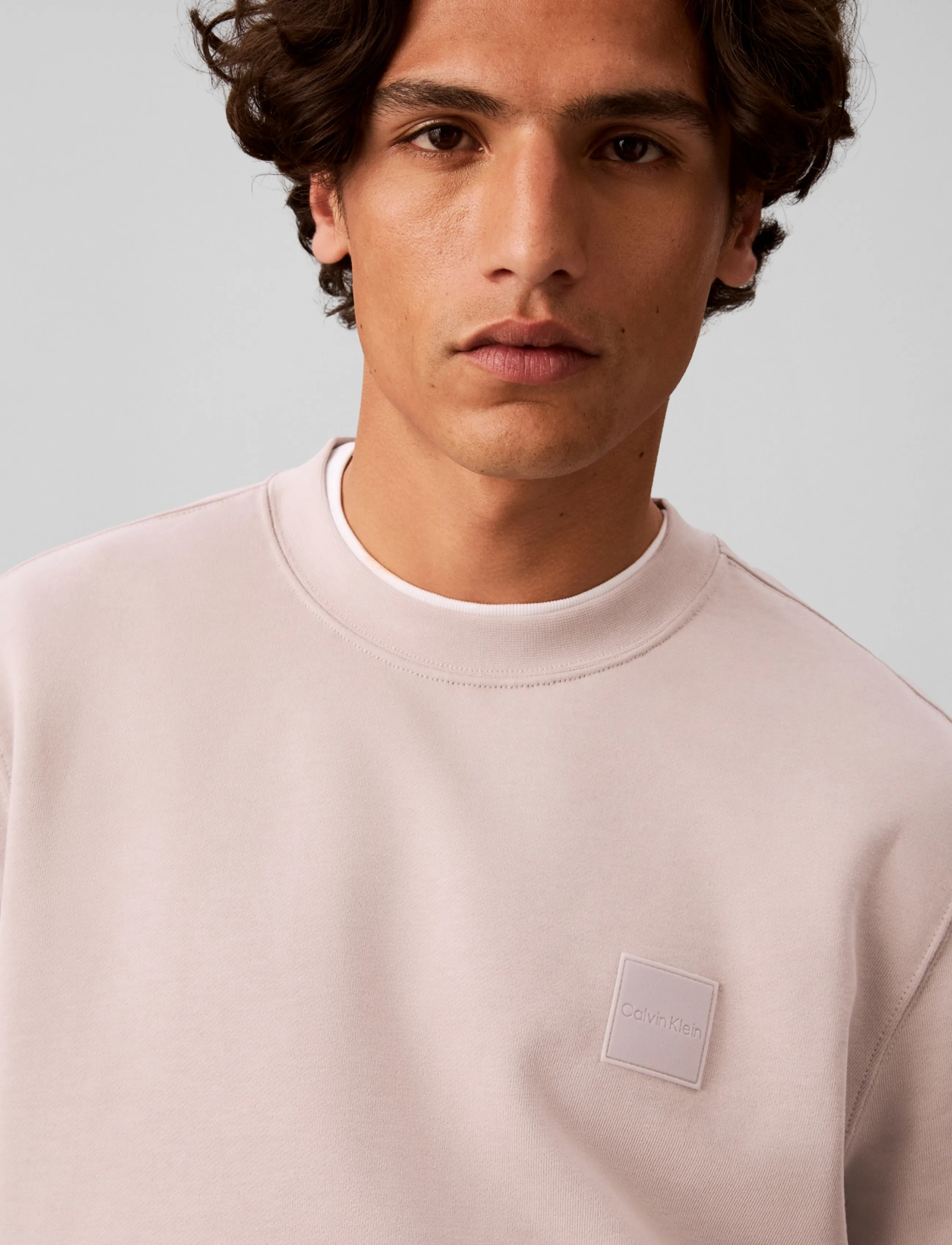Calvin Klein - CLSSIC 350 TERRY RUBBER BDGE CN - sweatshirts - ashes of roses - 4