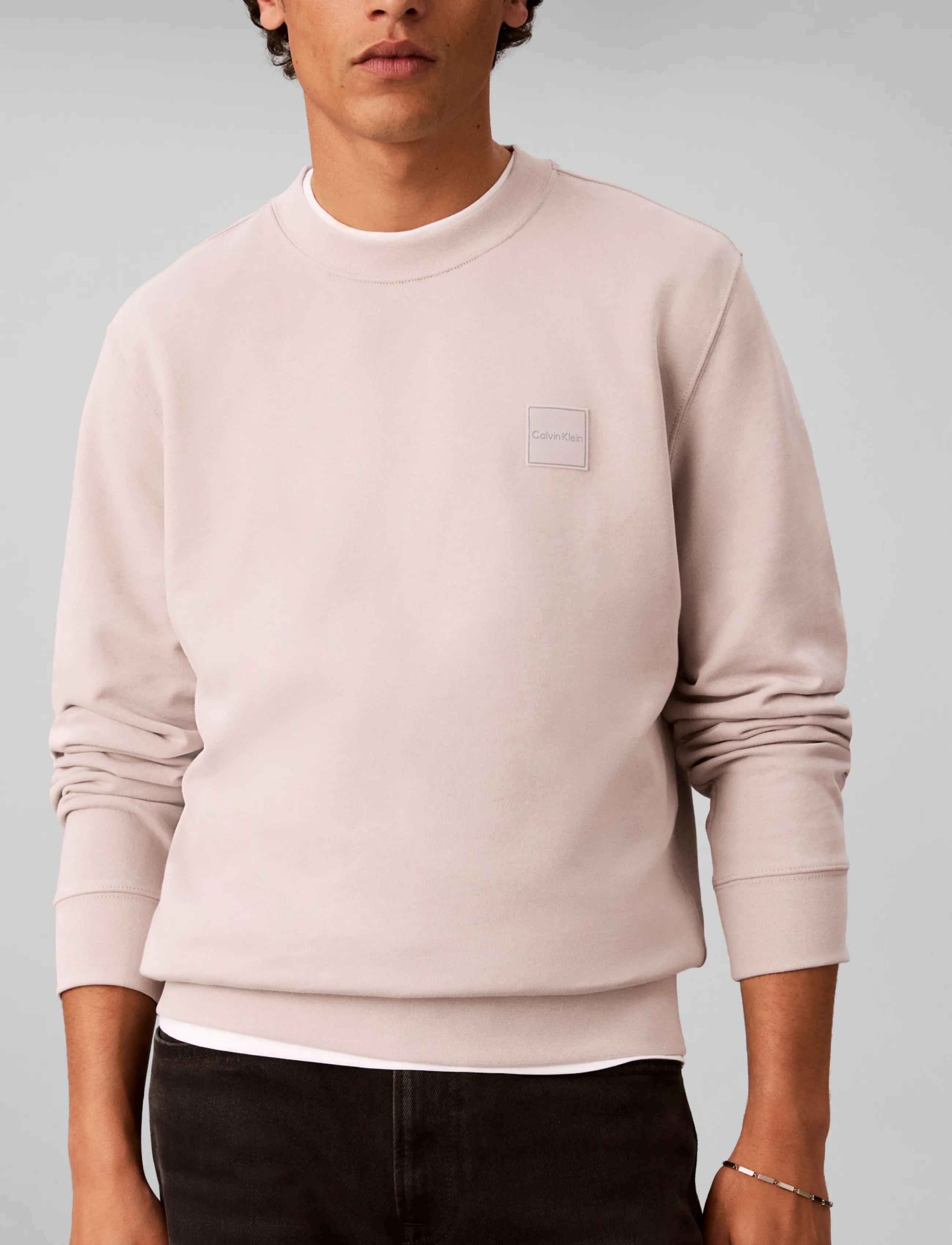 Calvin Klein - CLSSIC 350 TERRY RUBBER BDGE CN - sweatshirts - ashes of roses - 5