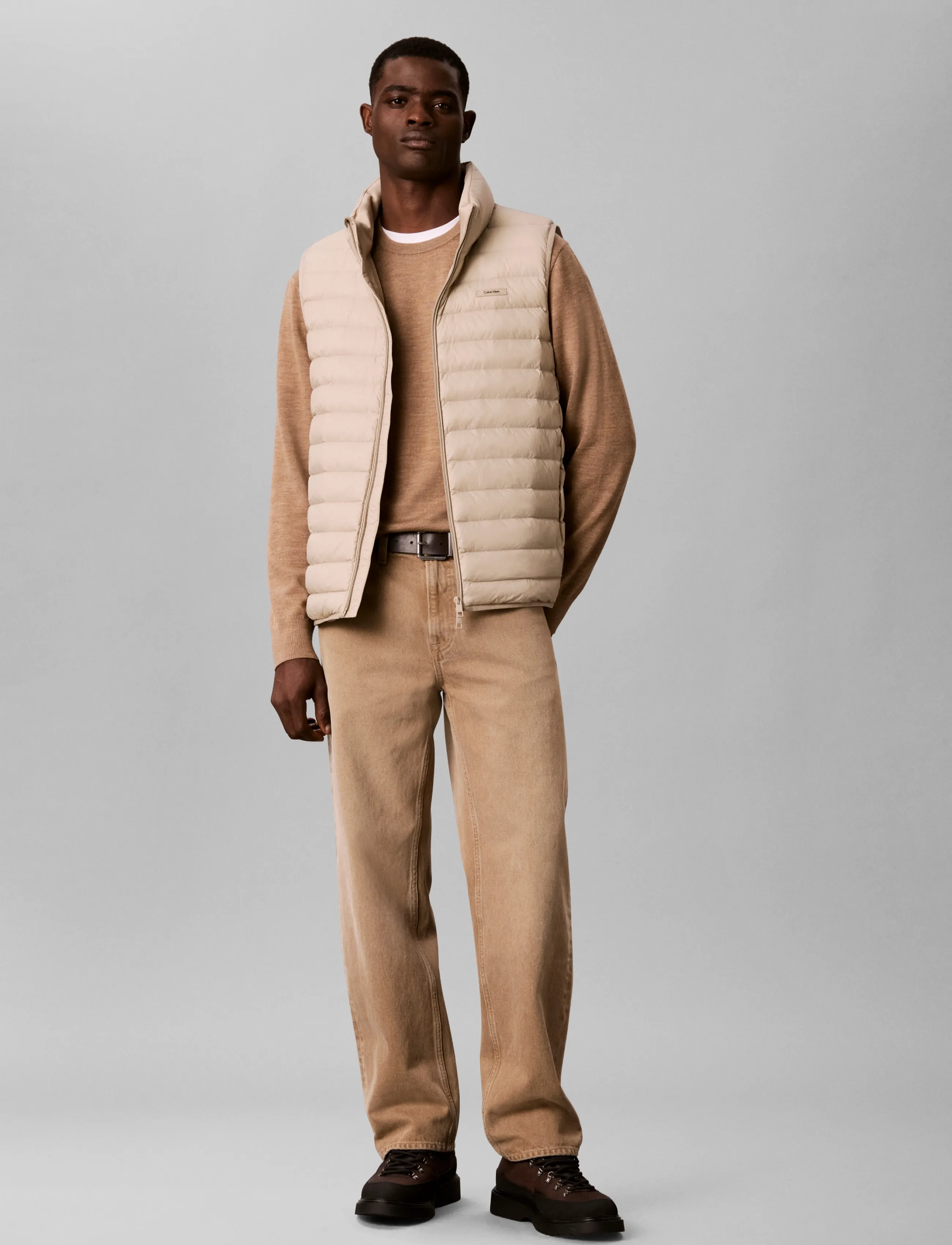 Calvin Klein SLVLSS LT WT NYLON PUFFER VEST - Kleidung - PLAZA TAUPE / brown