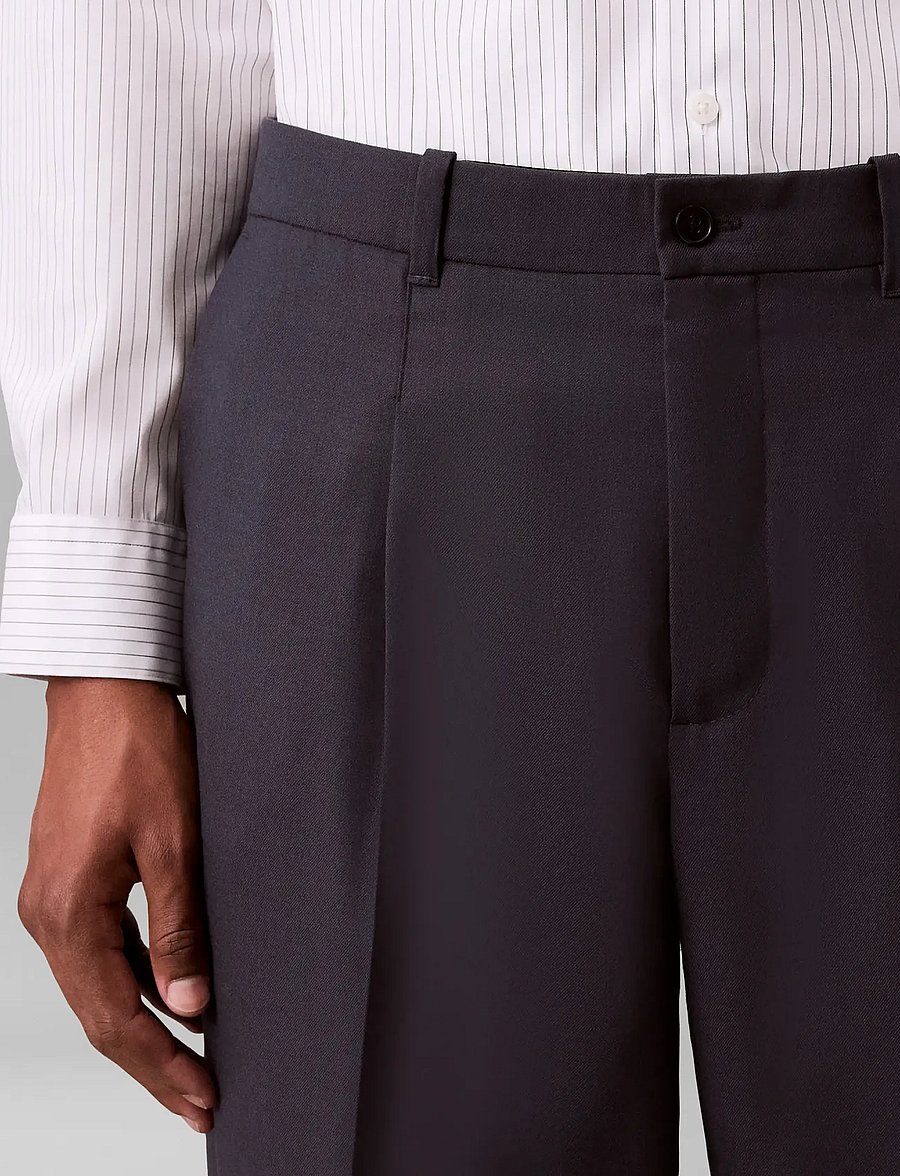 Calvin Klein - TAPERED PLEATED WOOL BLEND PANT - blue nights - 4