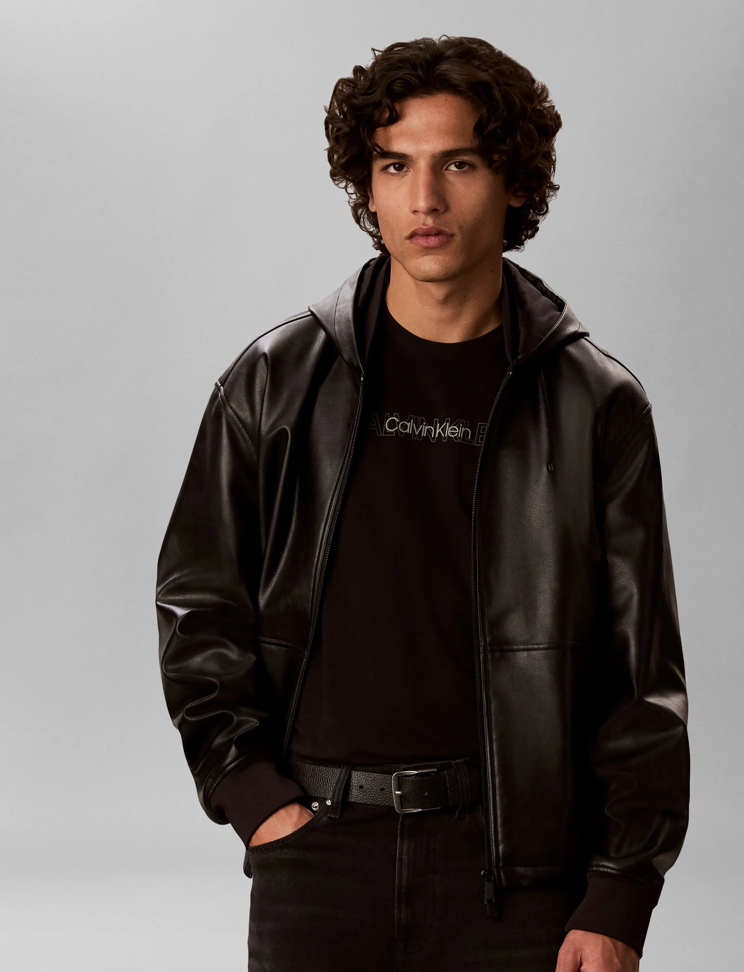 Calvin Klein Ss 30 Eu Repeat Stnd Logo Graphi t-shirts med tryck herr – bild 6