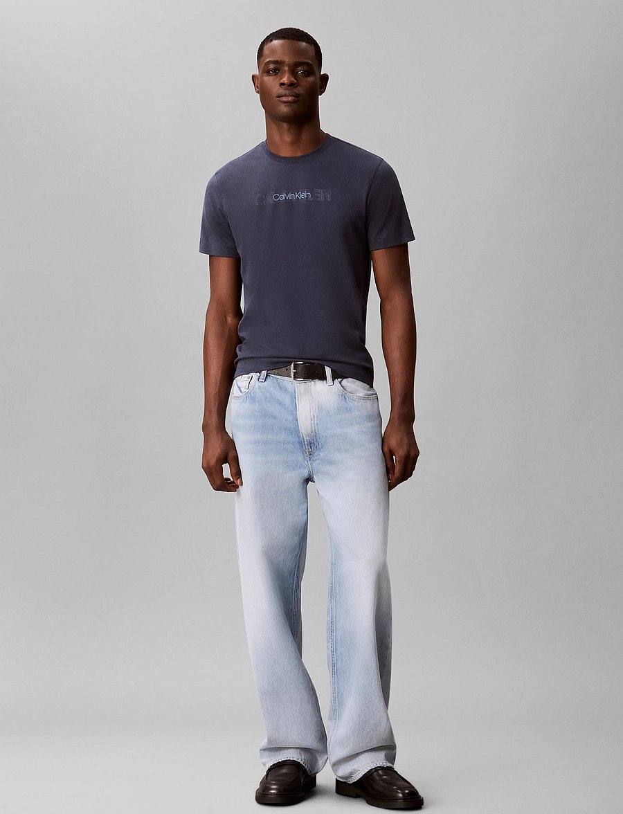 Calvin Klein - SS 30 EU REPEAT STND LOGO GRAPHI - lühikeste varrukatega t-särgid - blue nights - 0