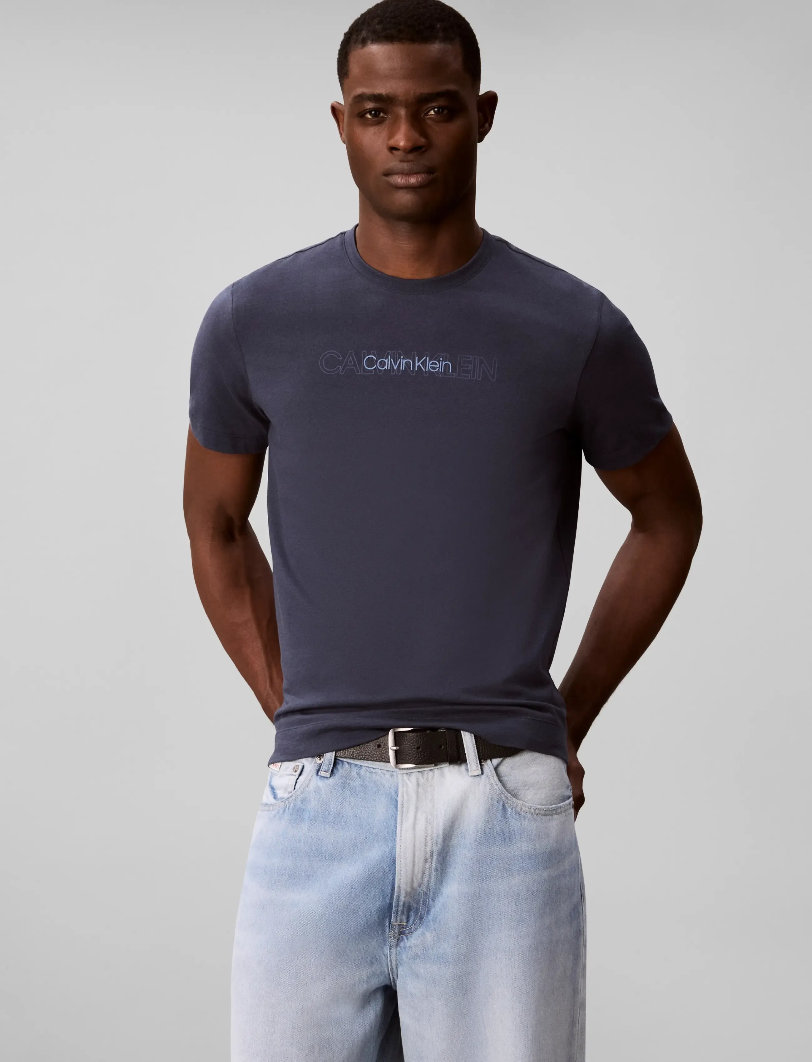 Calvin Klein - SS 30 EU REPEAT STND LOGO GRAPHI - lühikeste varrukatega t-särgid - blue nights - 3