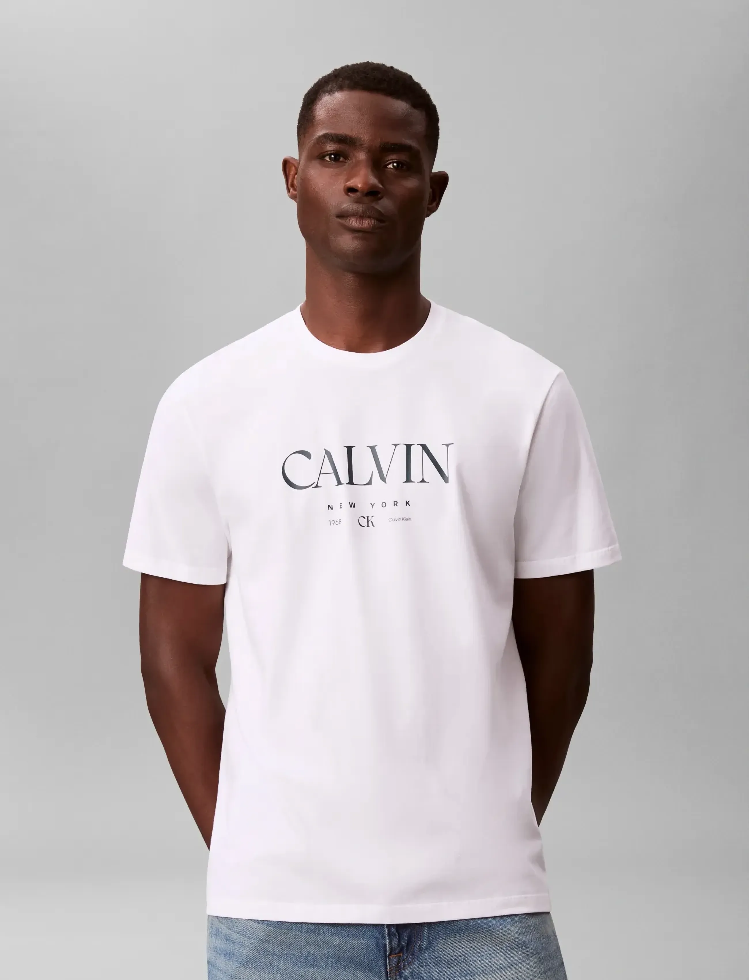 Calvin Klein SS 20S LN CALVIN GRAPHIC TEE - Marškinėliai - BRILLIANT WHITE / white