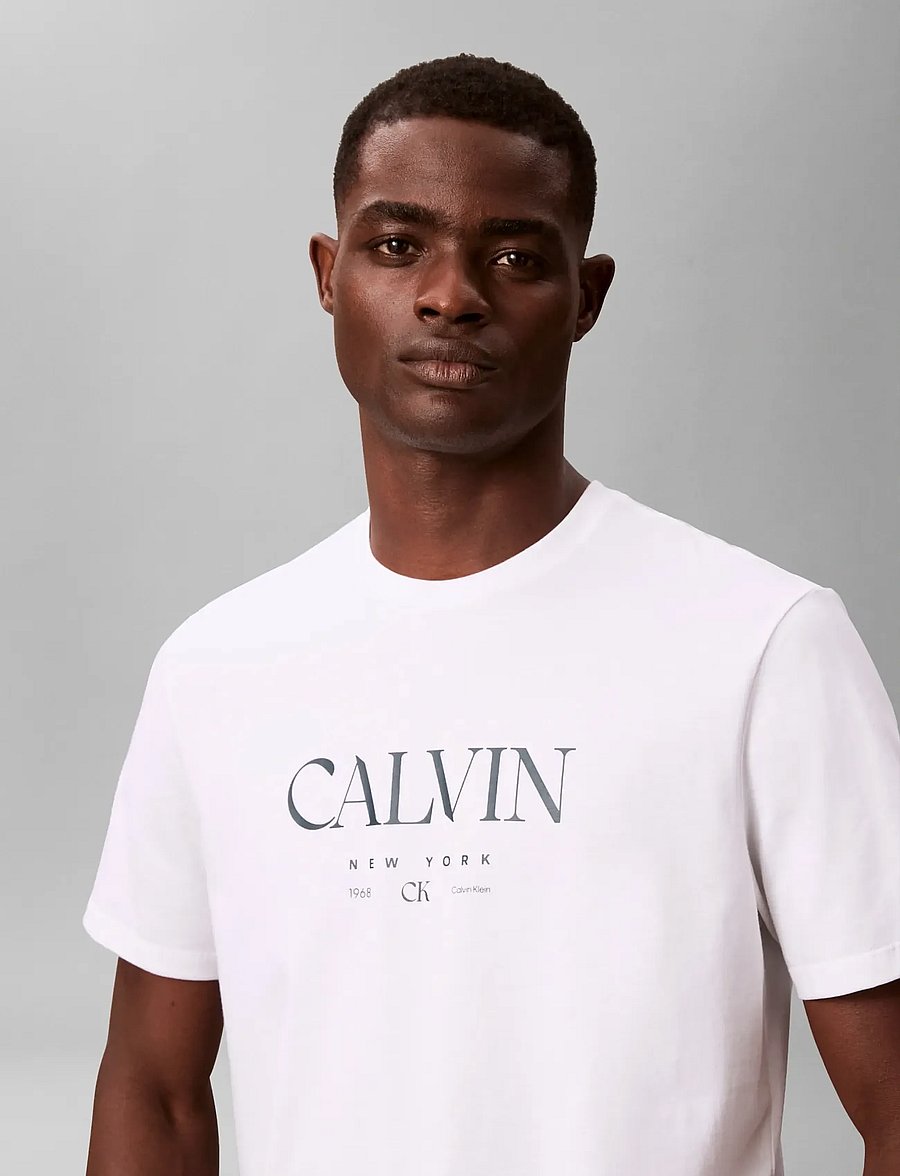 Calvin Klein - SS 20S LN CALVIN GRAPHIC TEE - kurzärmelige t-shirts - brilliant white - 3
