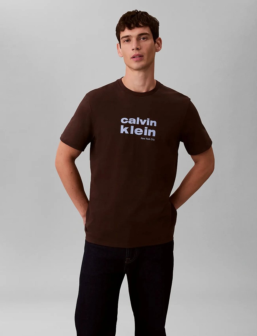 Calvin Klein - SS 30S WHSL CKJ JERSEY GRAPHIC T - kortärmade t-shirts - rich brown - 4