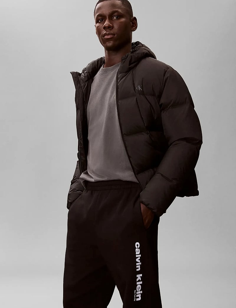 Calvin Klein - RETRO GRAPHIC JOGGER - vabaajapüksid - black - 4