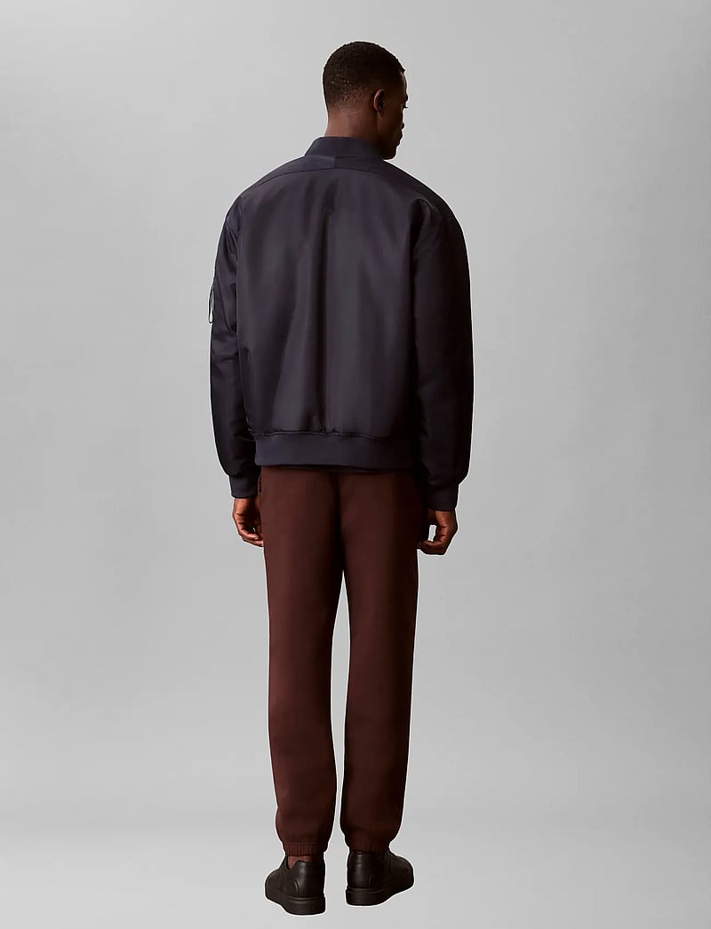 Calvin Klein - RETRO GRAPHIC JOGGER - vabaajapüksid - rich brown - 3