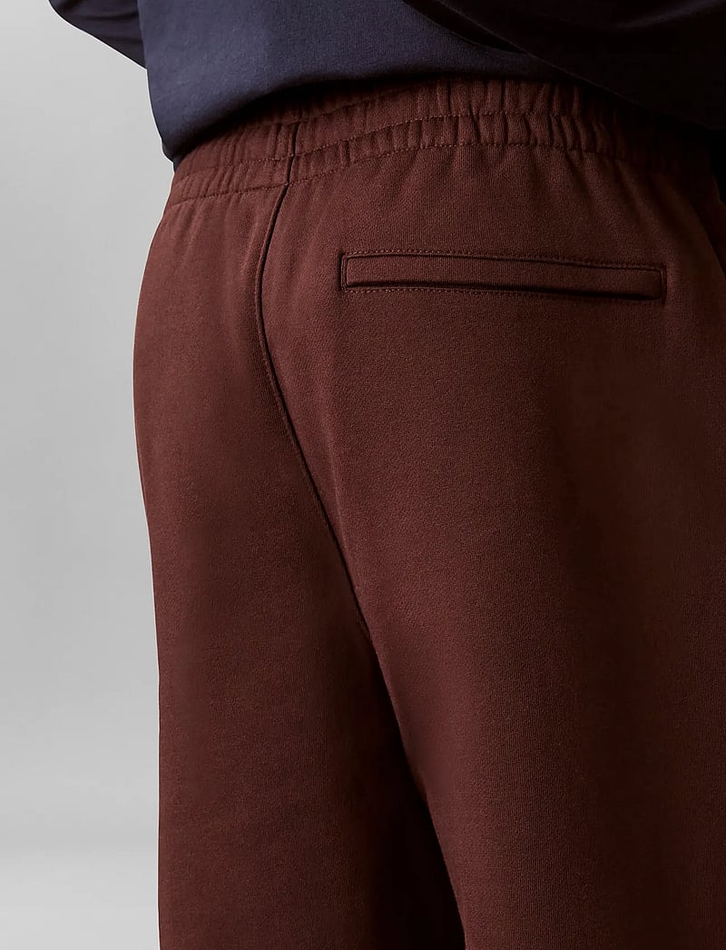 Calvin Klein - RETRO GRAPHIC JOGGER - vabaajapüksid - rich brown - 5